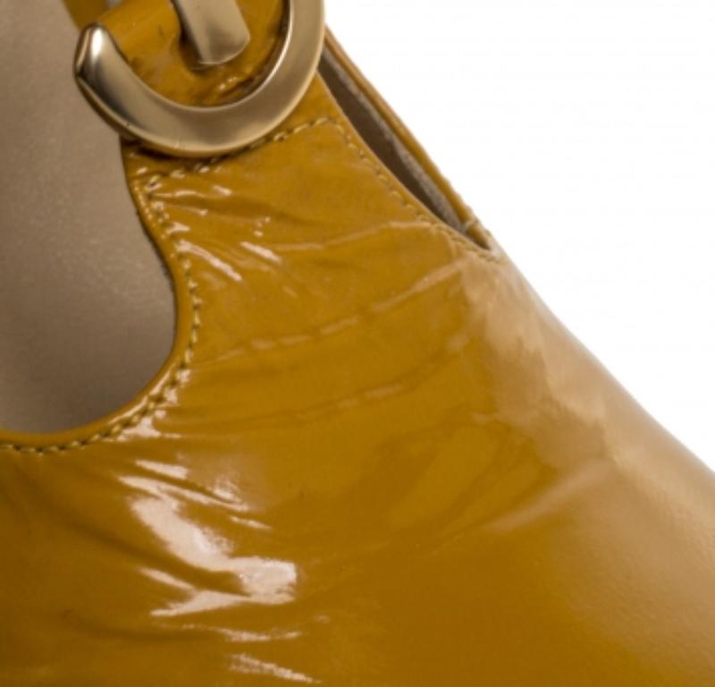 Chloe Yellow Leather T Strap Square Toe Pumps Size 37 (escarpins à bouts carrés en cuir) en vente 1