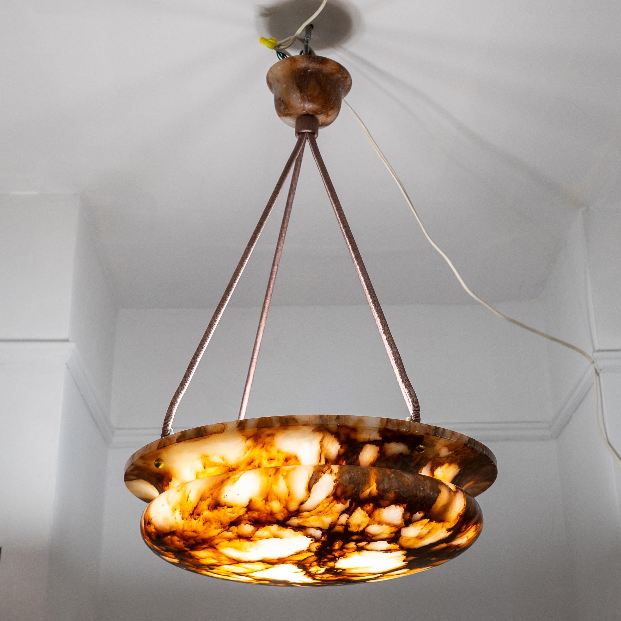 Apparecchio di illuminazione in alabastro color cioccolato in vendita 8