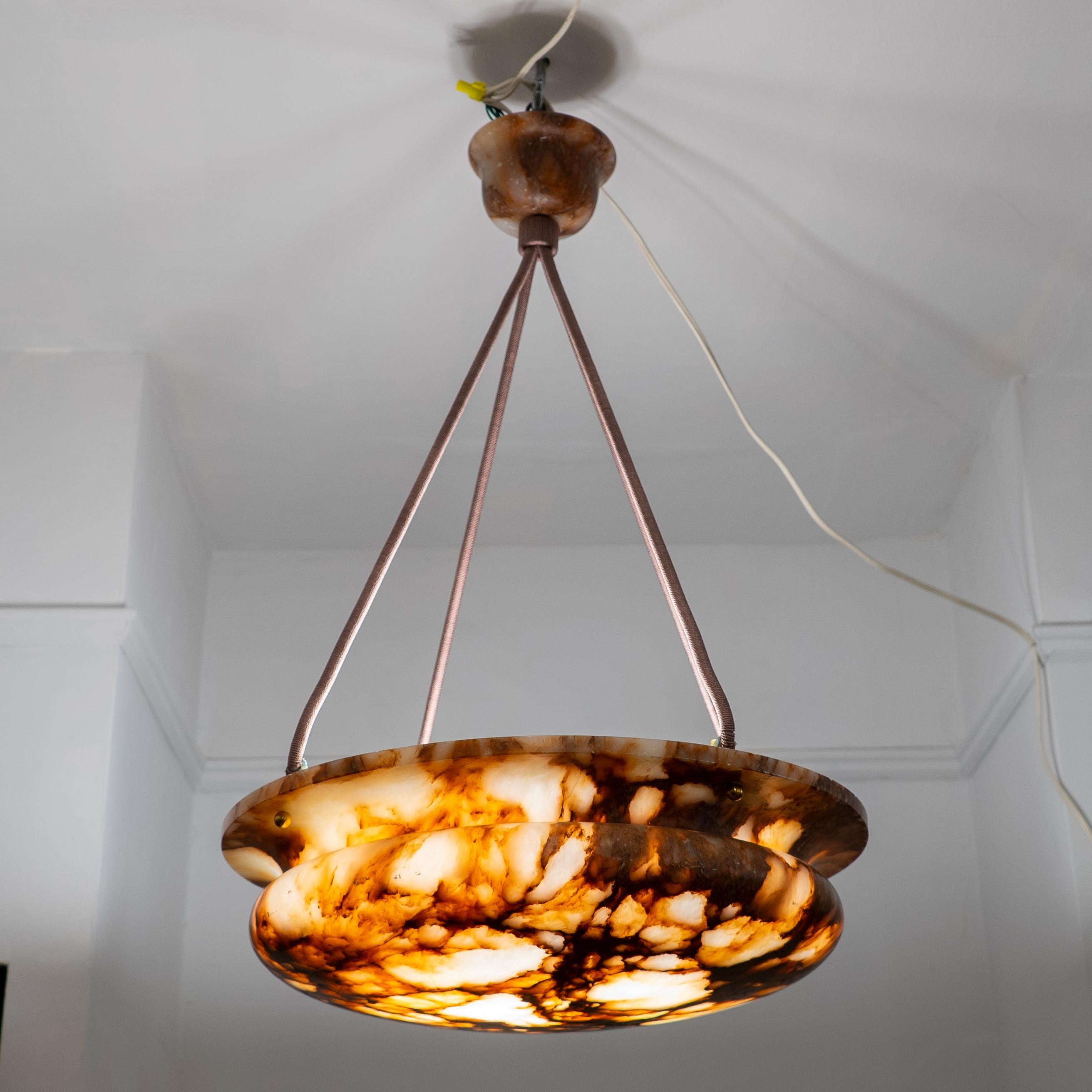 Apparecchio di illuminazione in alabastro color cioccolato in vendita 9