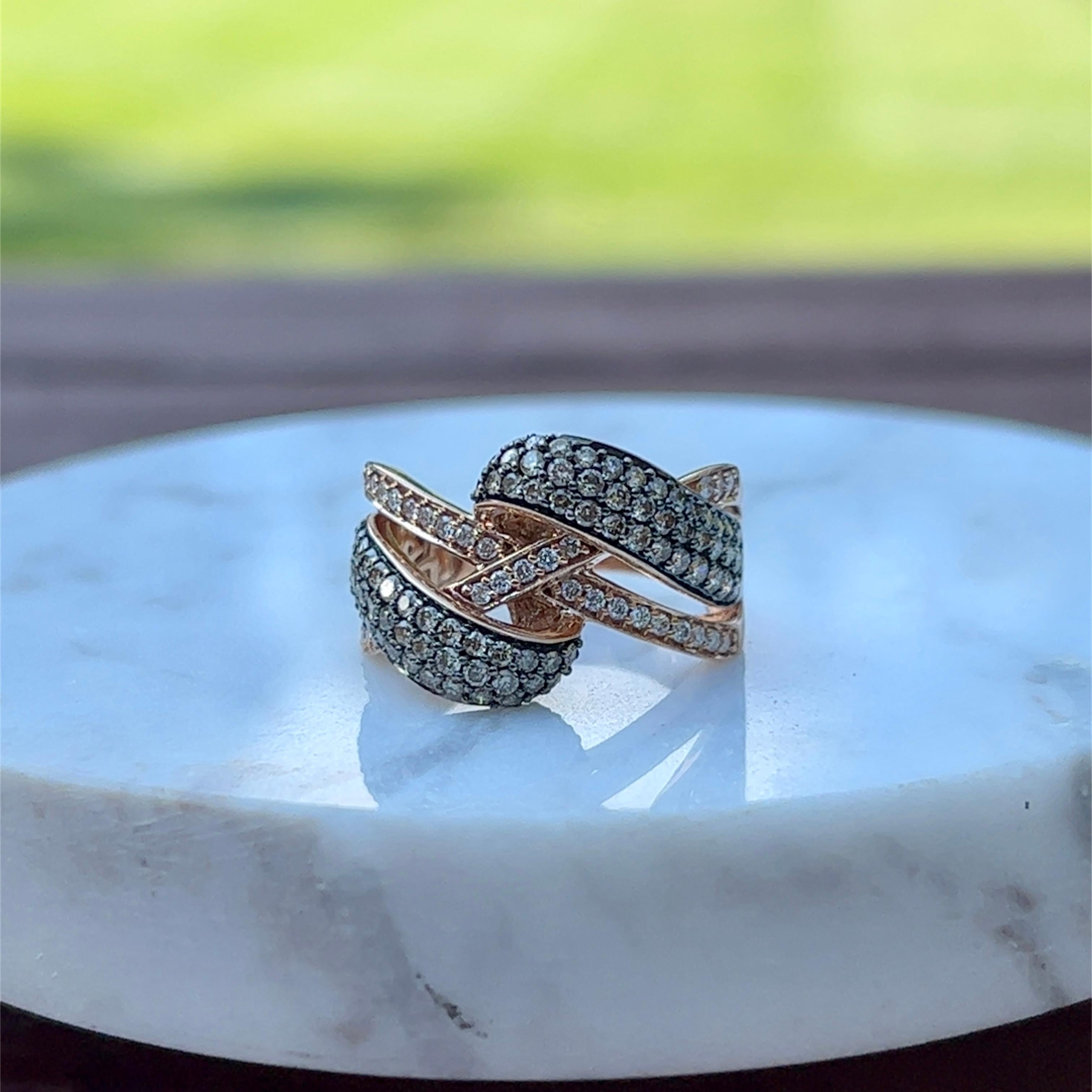 Bague croisée chocolat et vanille en or rose 14 carats par Le Viane Bon état - En vente à Towson, MD