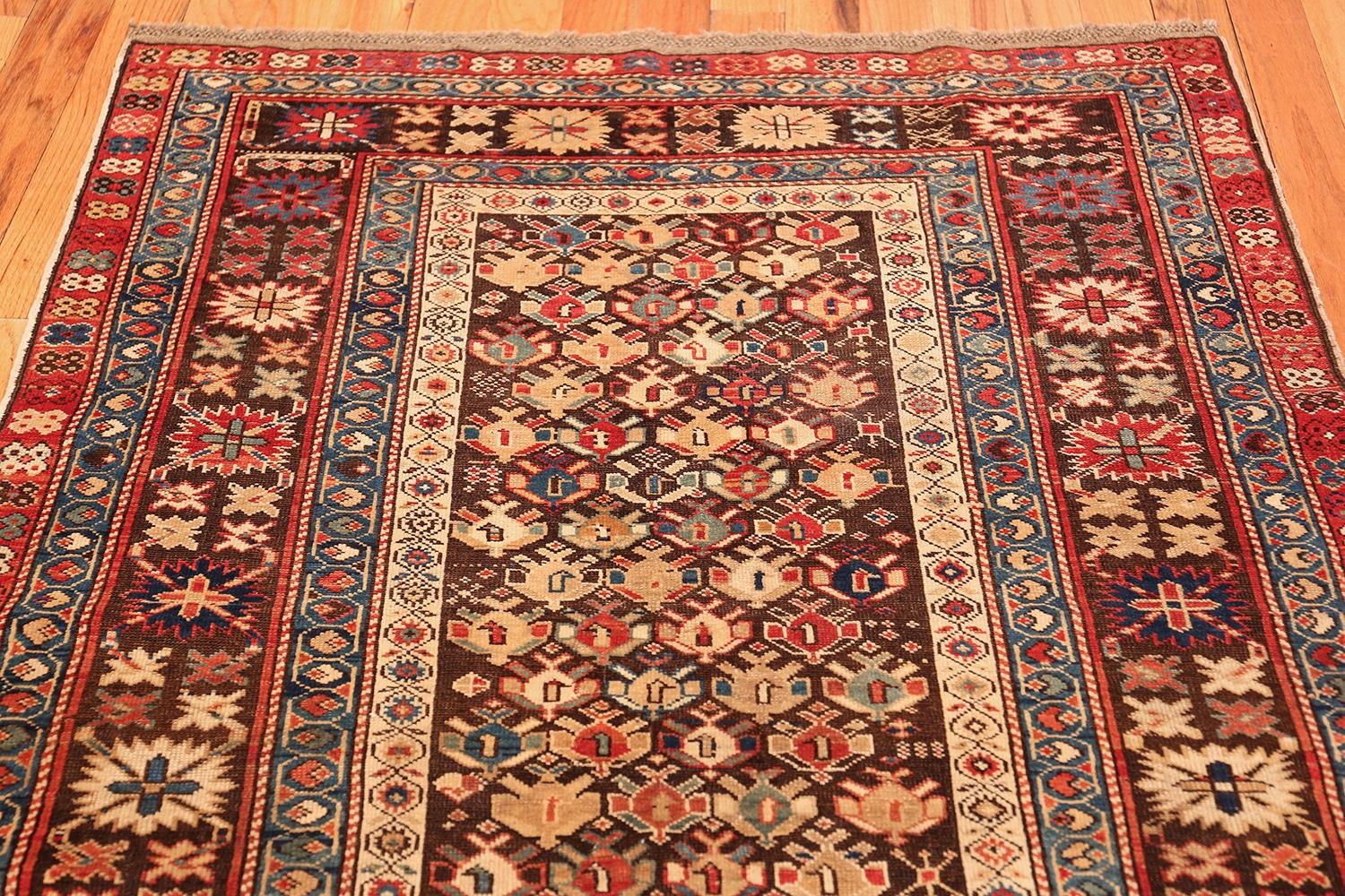 Tapis Kuba caucasien tribal ancien. Taille : 4 pieds x 10 pieds 2 po. en vente 1