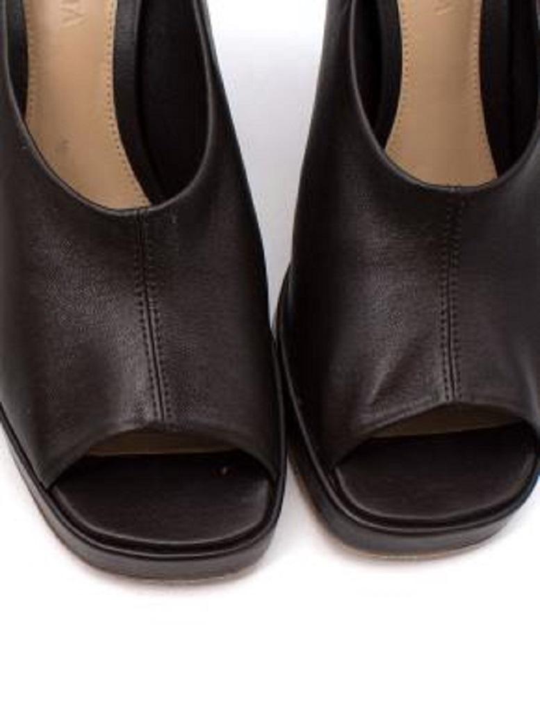 Bottega Veneta Bombas de tacón con plataforma apilable marrón chocolate en venta 3