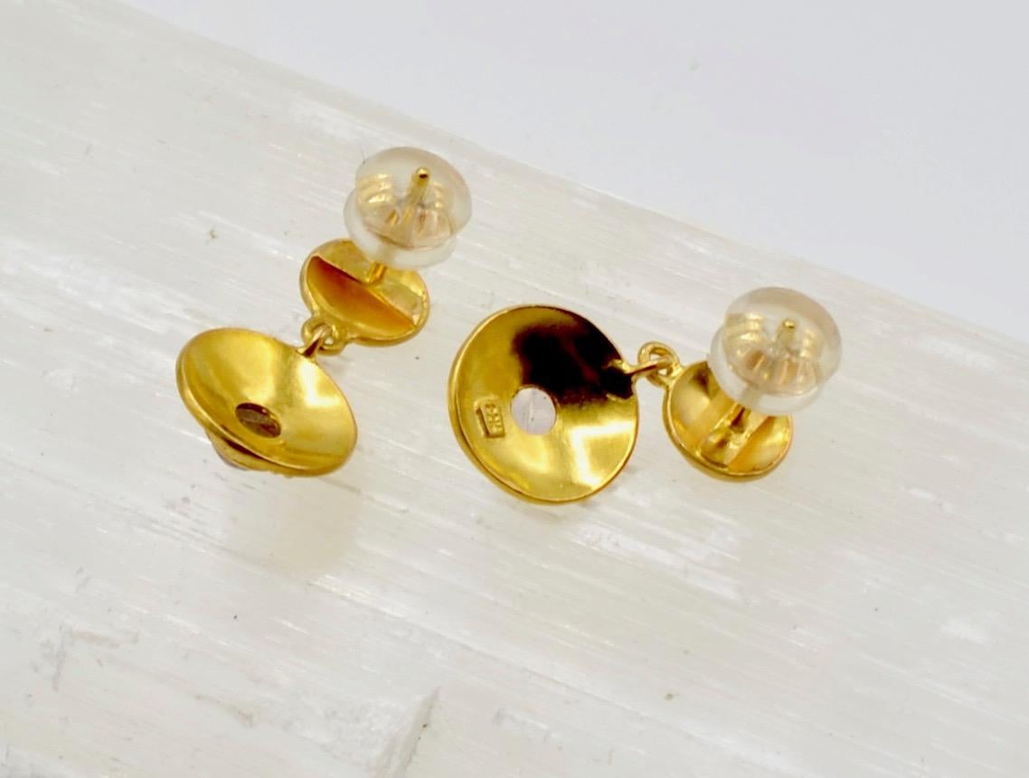 Schokoladen-Diamant 1,1 Karat und 22 Karat Gold Granulierter Stil Post Ohrringe (Rundschliff) im Angebot
