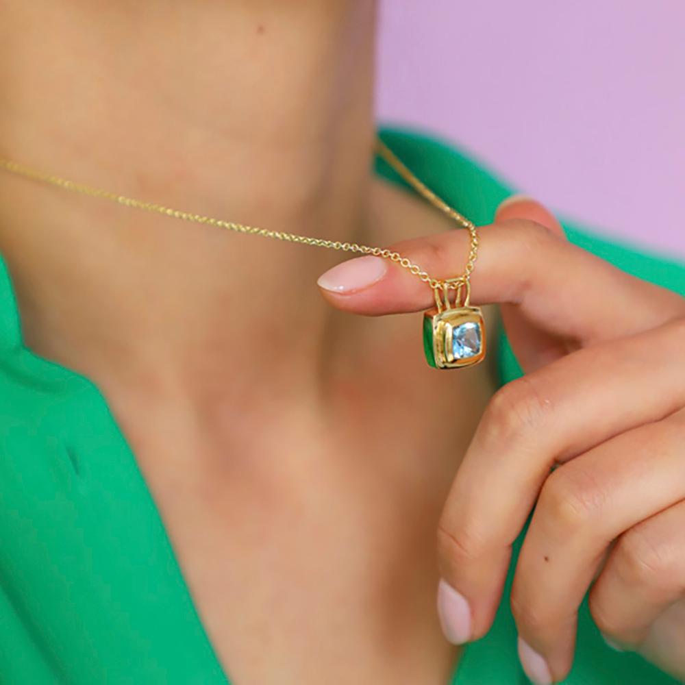 Contemporary Chocolate Inspired 18ct Yellow Gold and Aquamarine Pendant For Sale