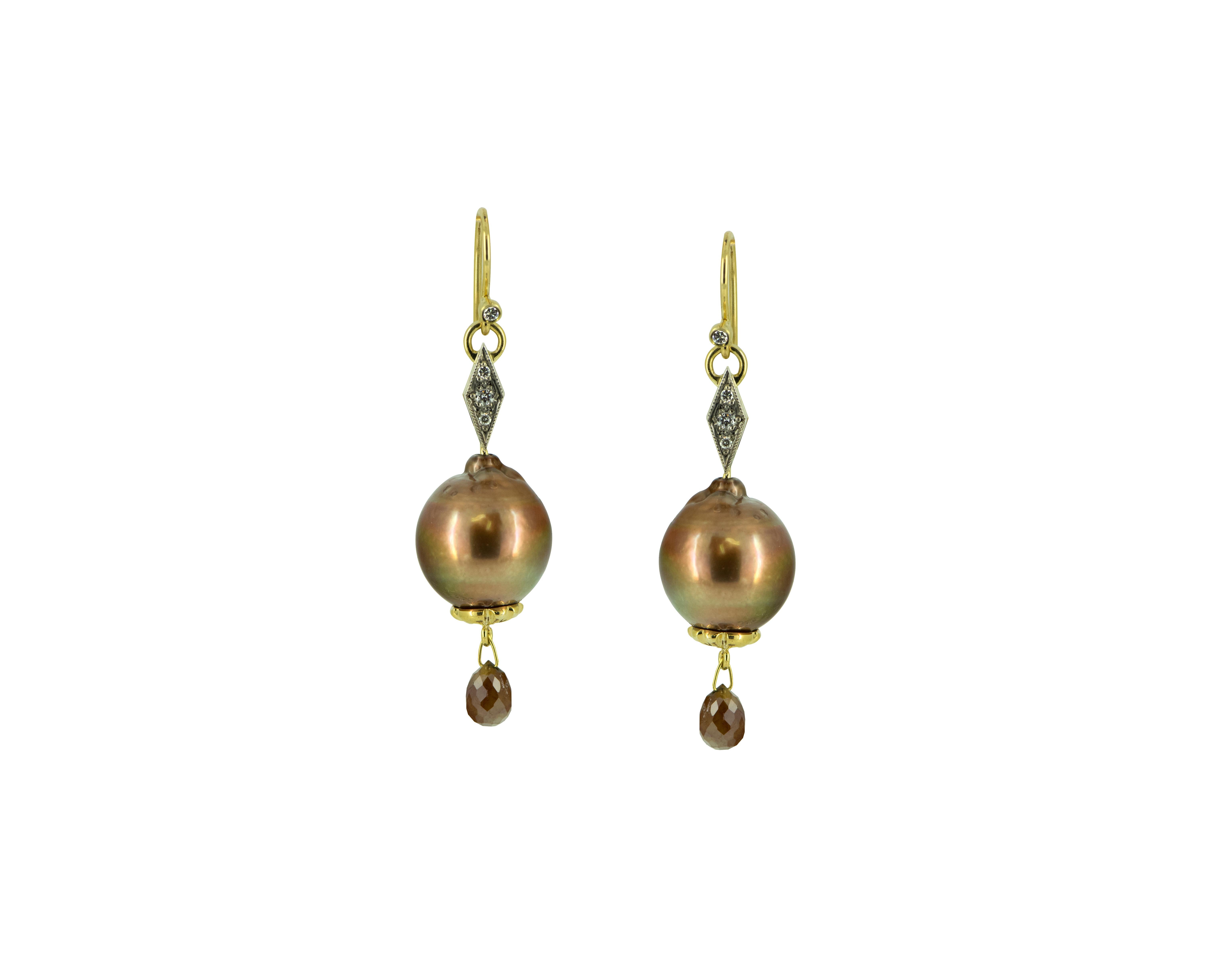 Art Deco Chocolate Pearl and Diamond Dangle Earrings. 18 Karat Yellow Gold For Sale