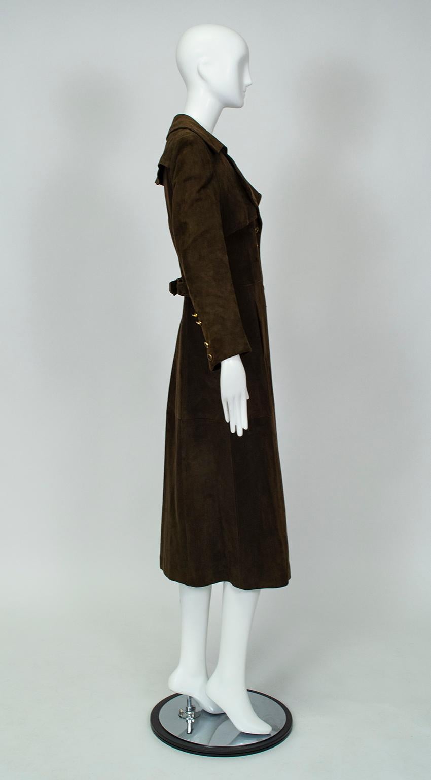 Noir Trench-coat princesse militaire en daim marron chocolat à pleine longueur, taille S-M, années 1970 en vente