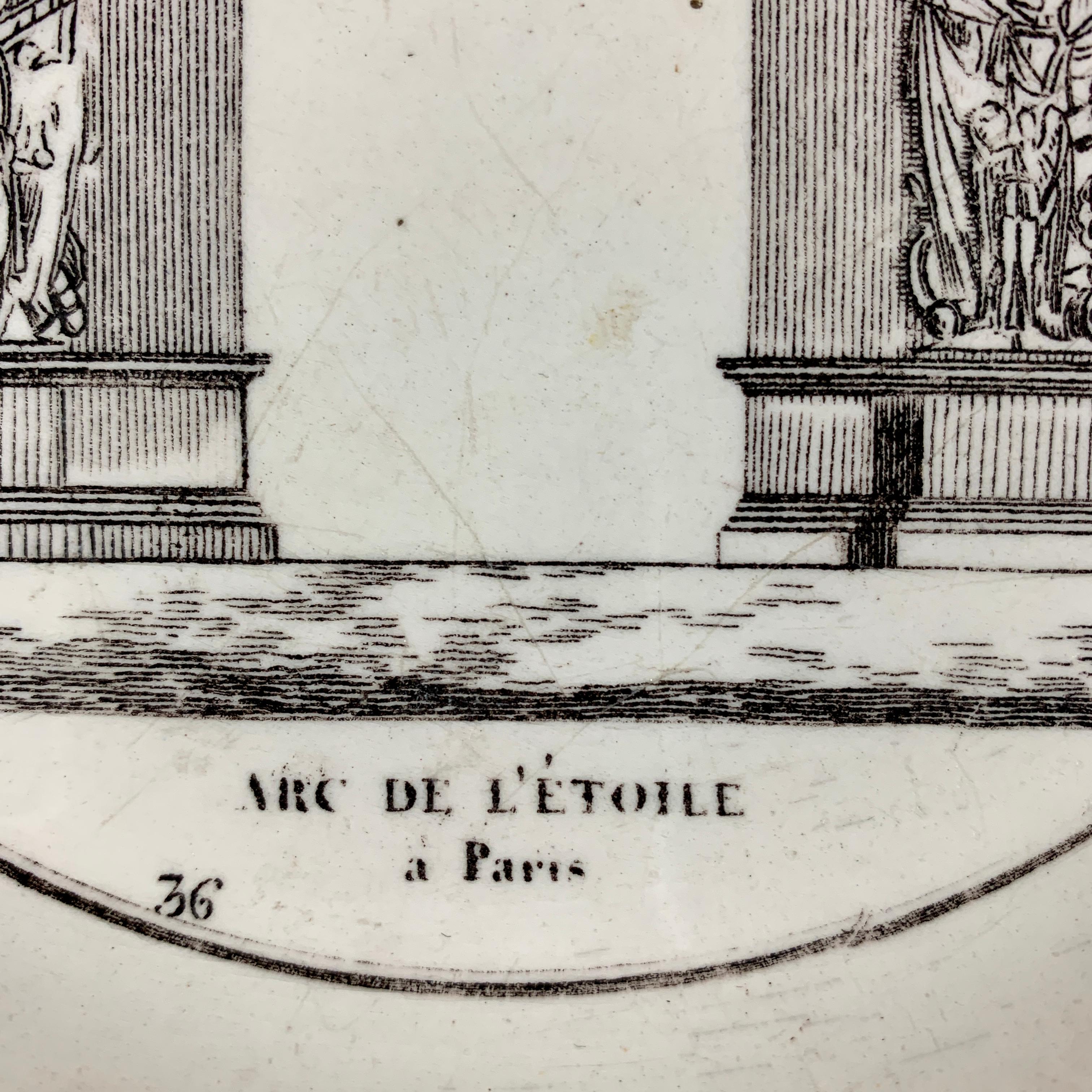 Neoklassizistischer französischer Cremeware-Teller „Arc de l toile Paris“ von Französischem Cremeware (Neoklassisch) im Angebot