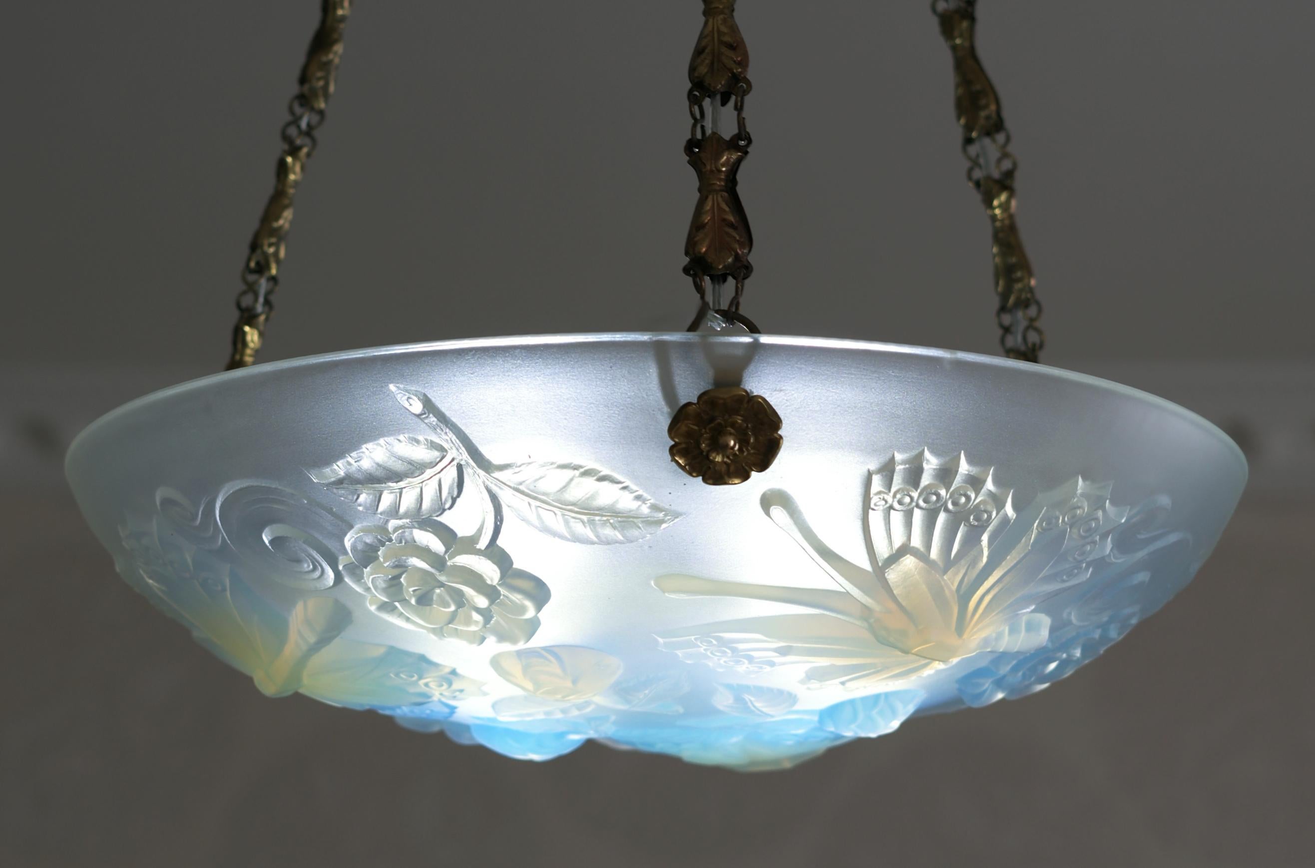 Choisy-le-Roi Art Deco Butterfly Opalescent Pendant Chandelier, 1920 For Sale 4