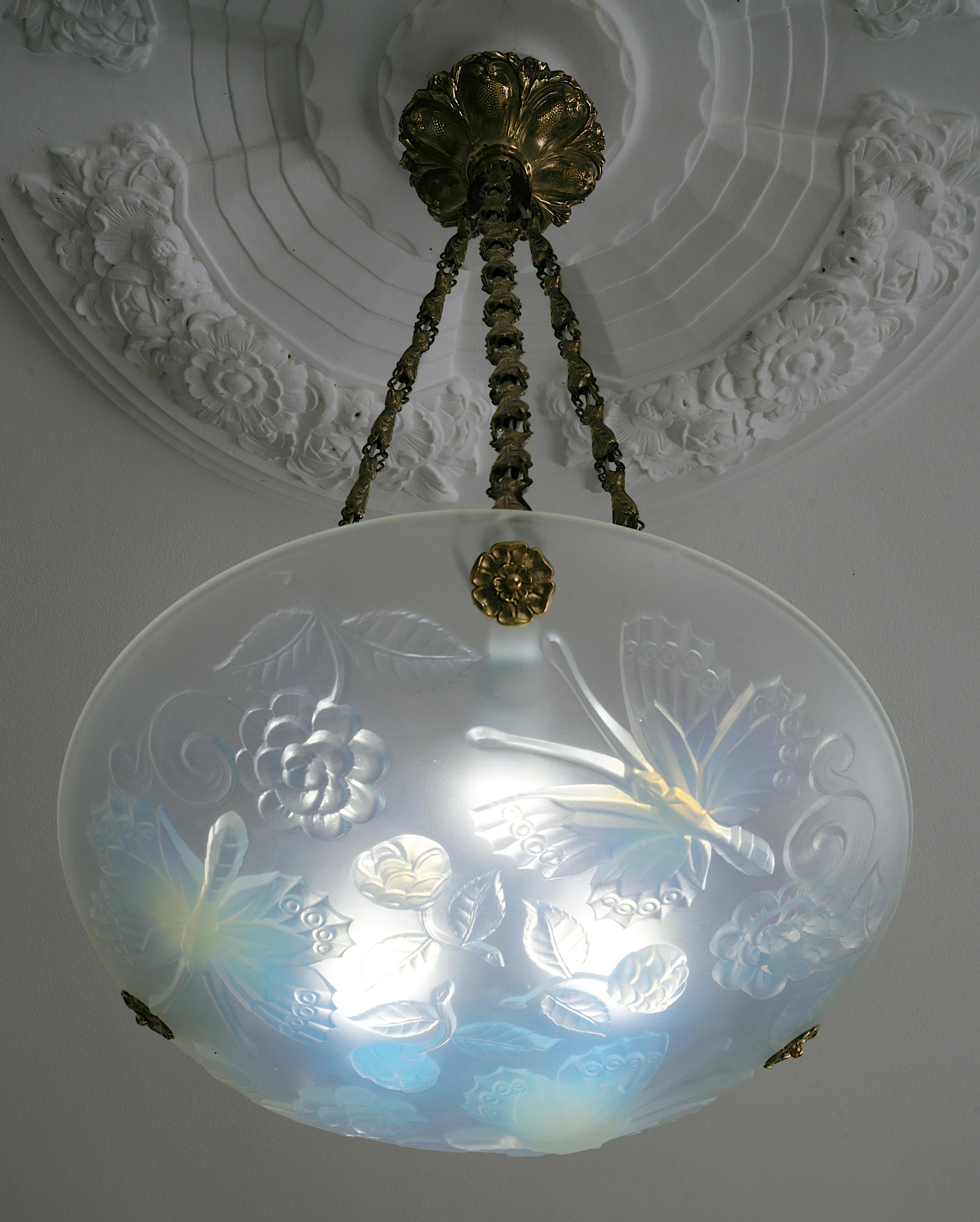 Molded Choisy-le-Roi Art Deco Butterfly Opalescent Pendant Chandelier, 1920 For Sale