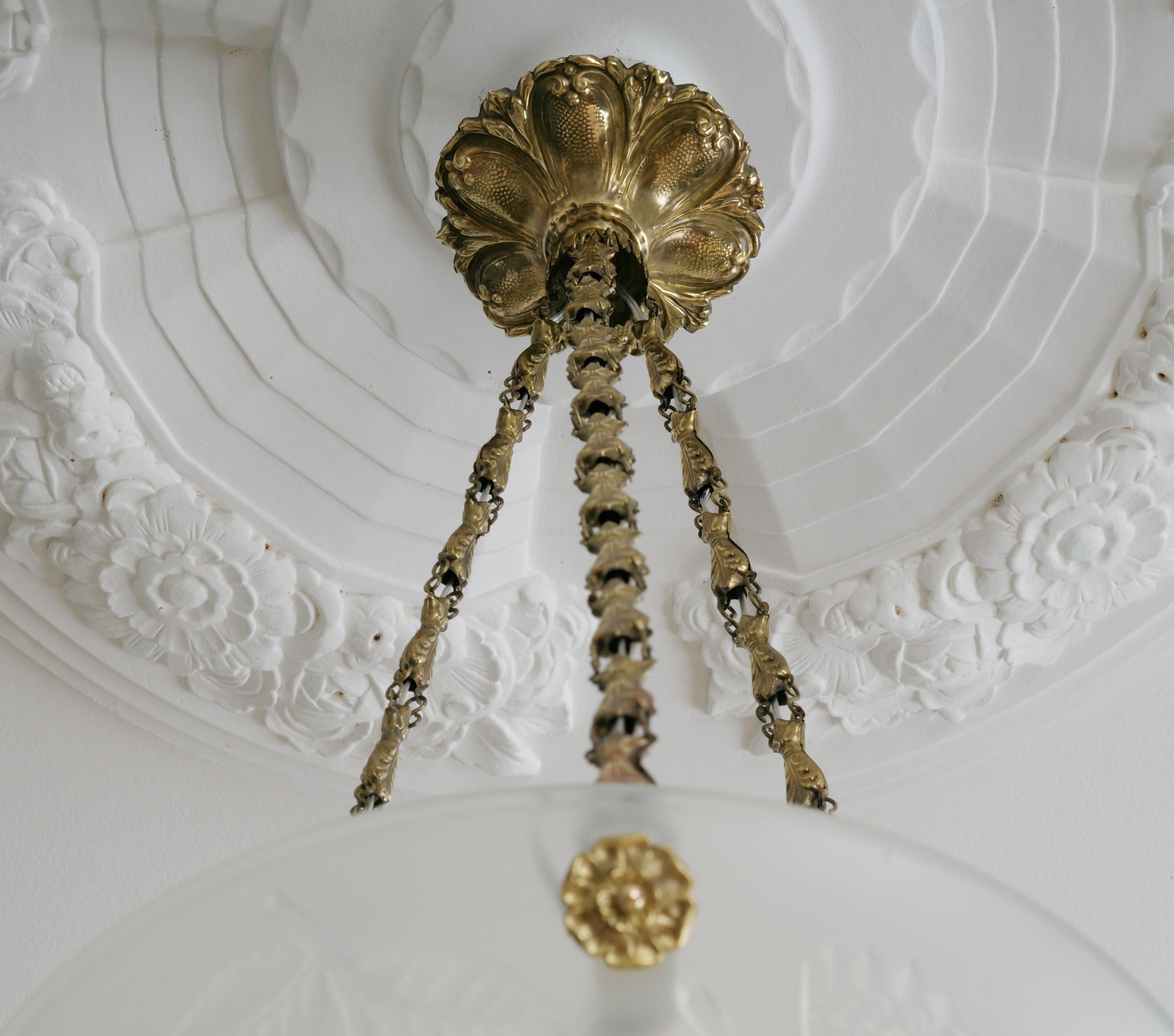 Choisy-le-Roi French Art Deco Butterfly Opalescent Pendant Chandelier, 1930s For Sale 4