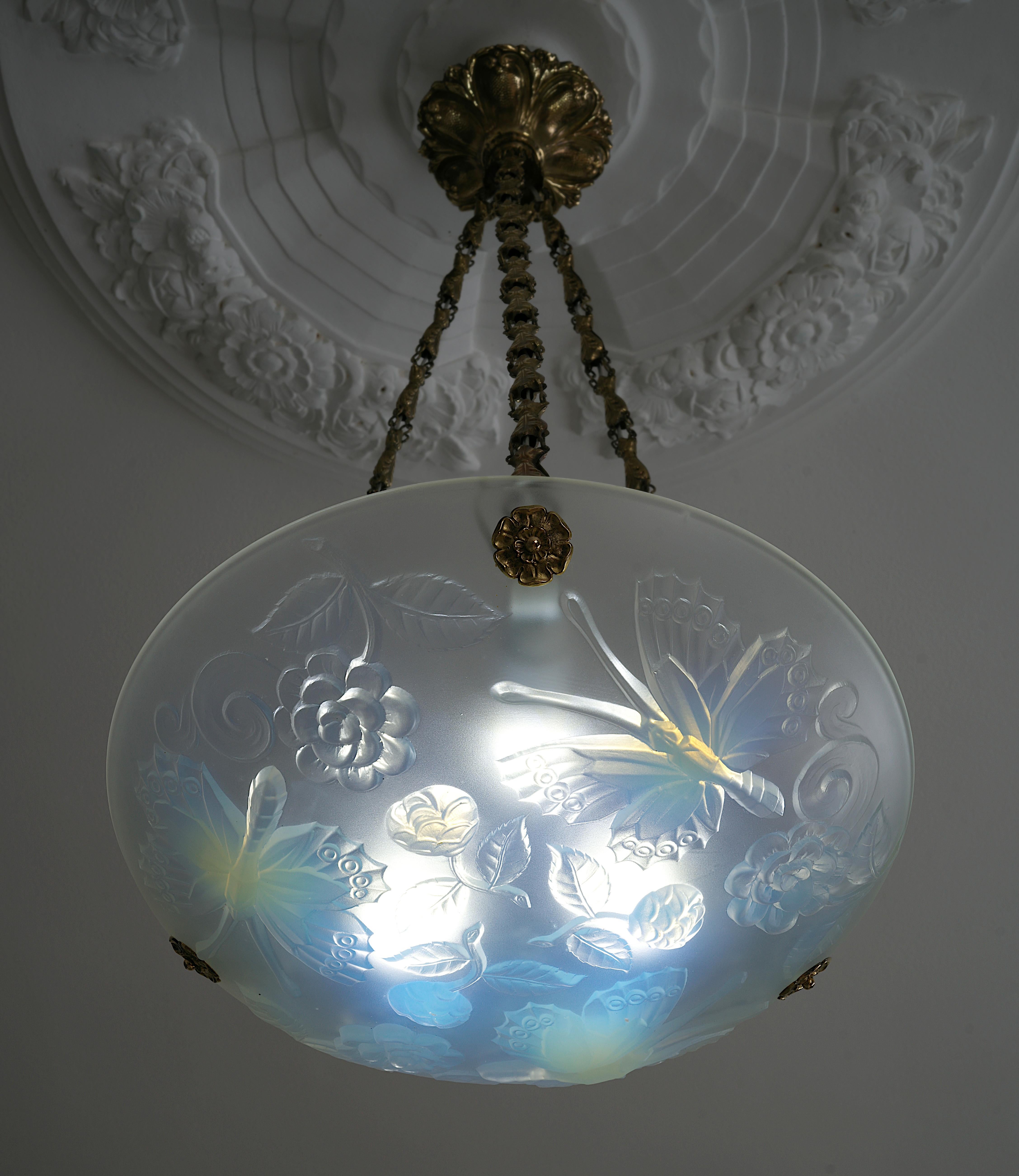 Mid-20th Century Choisy-le-Roi French Art Deco Butterfly Opalescent Pendant Chandelier, 1930s For Sale