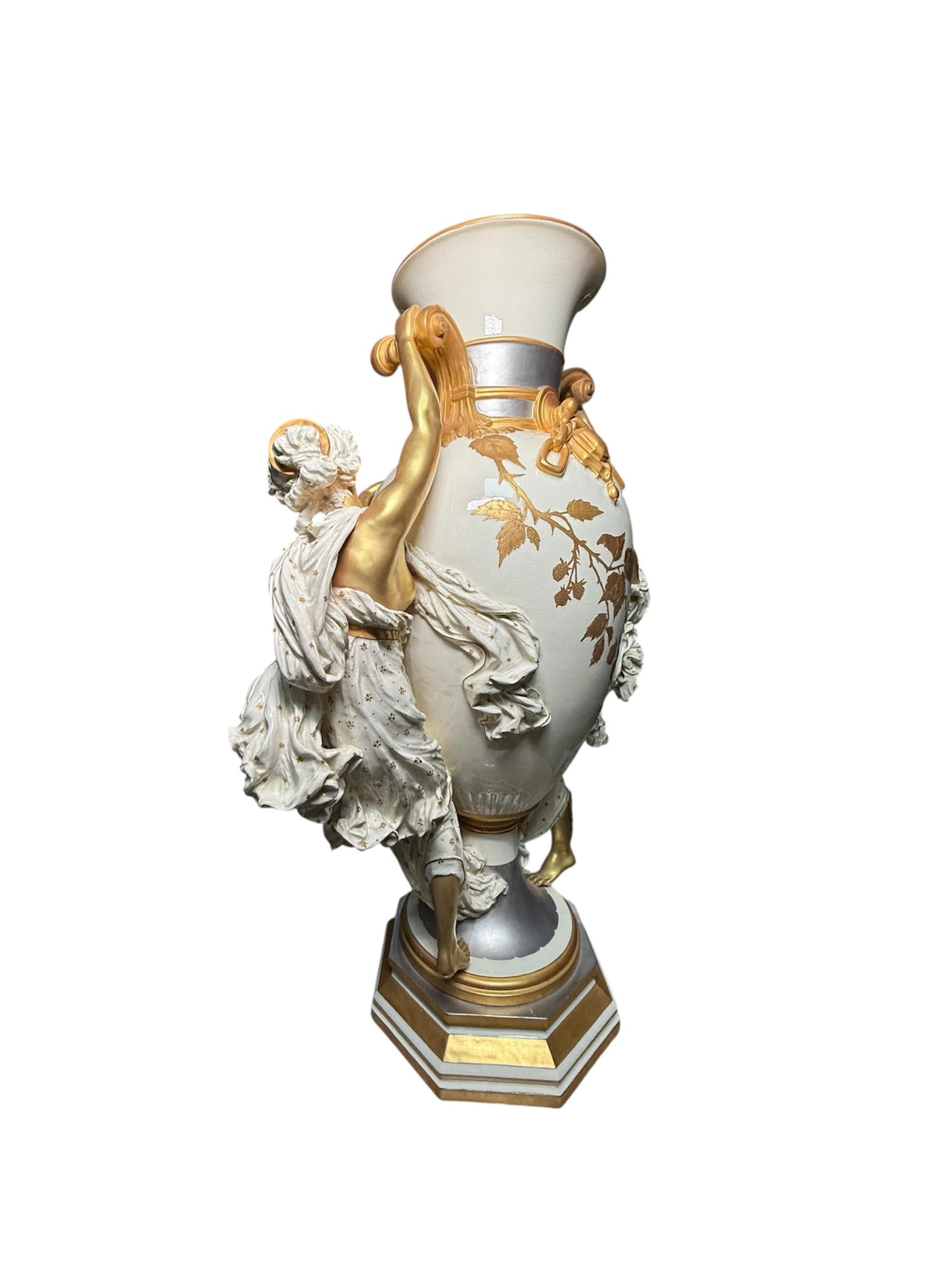 Choisy Le Roi Majolica Figural Urn Vase In Good Condition For Sale In Guaynabo, PR