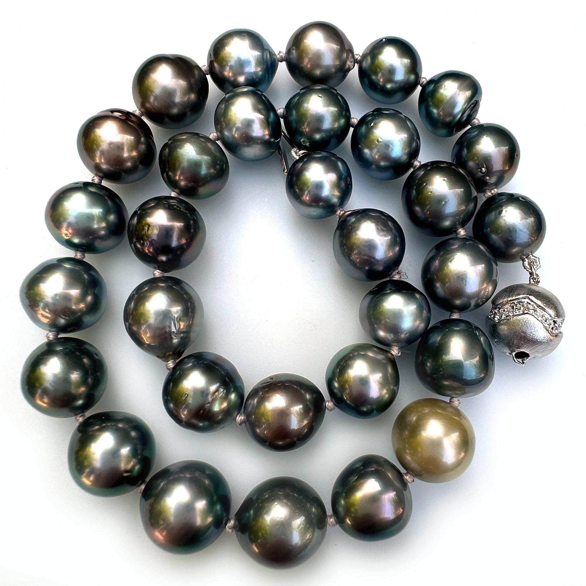 Choker-Length Strand of 11.5mm Tahitian Pearls w White Gold & Diamond Ball Clasp For Sale 4