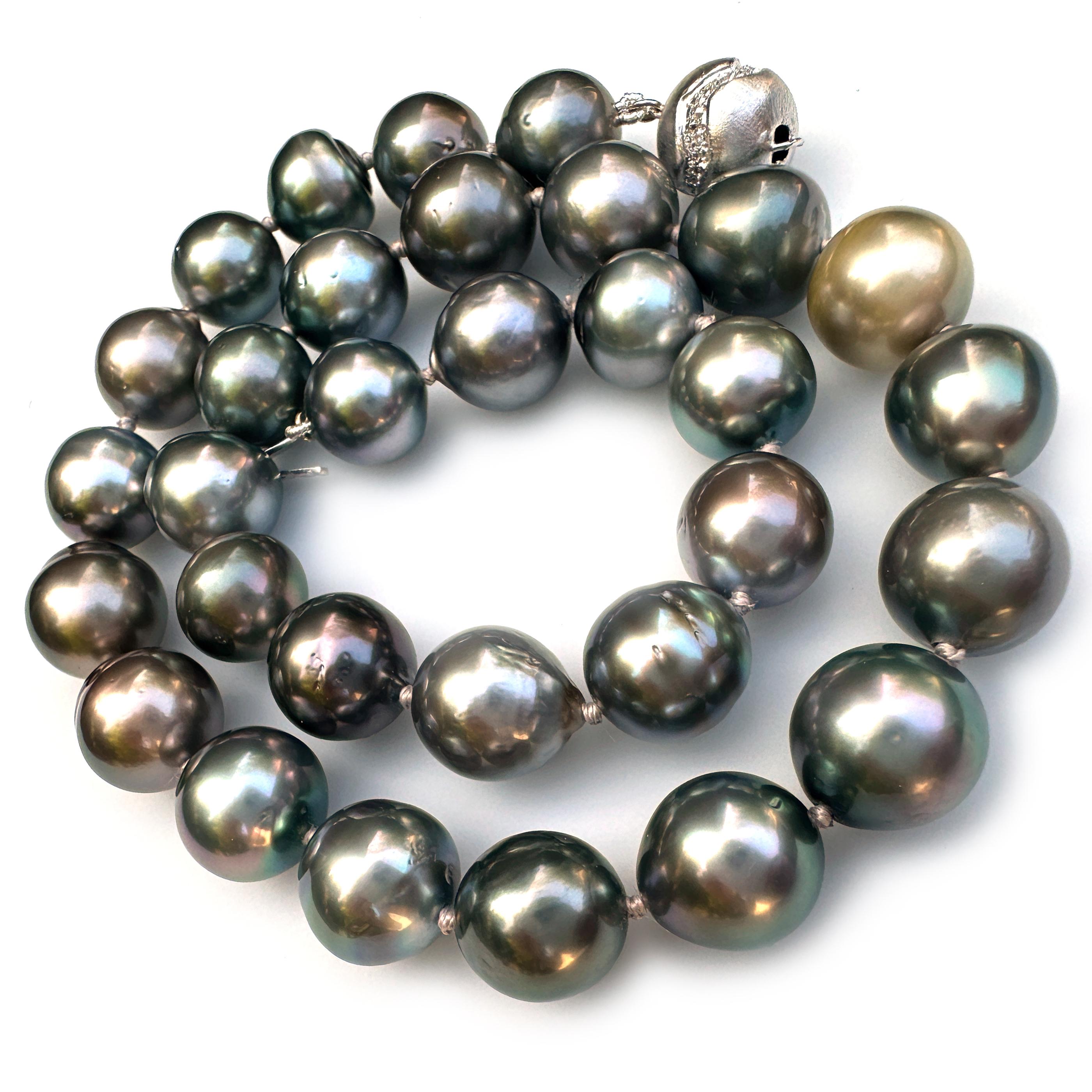 Choker-Length Strand of 11.5mm Tahitian Pearls w White Gold & Diamond Ball Clasp For Sale 5