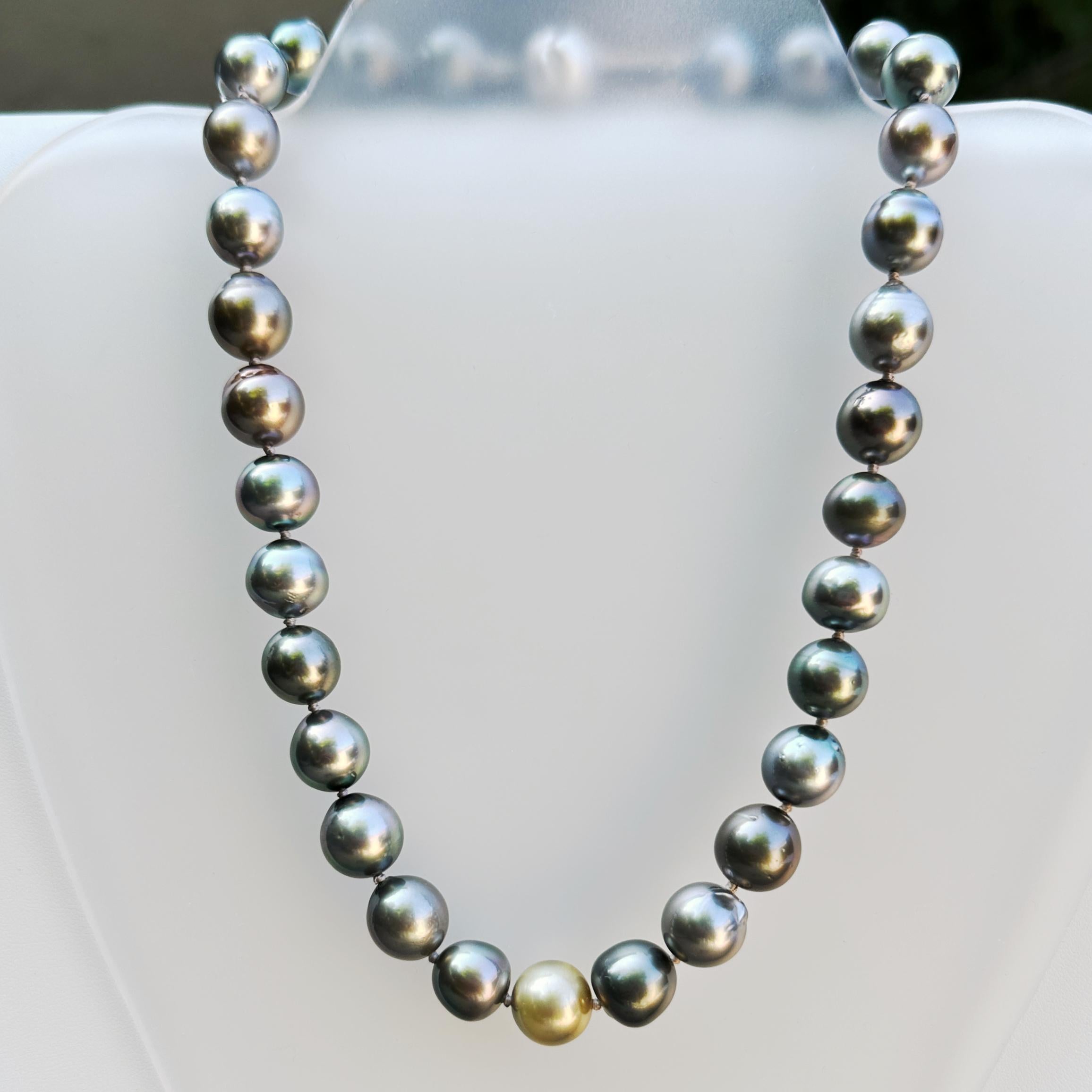 Choker-Length Strand of 11.5mm Tahitian Pearls w White Gold & Diamond Ball Clasp For Sale 6