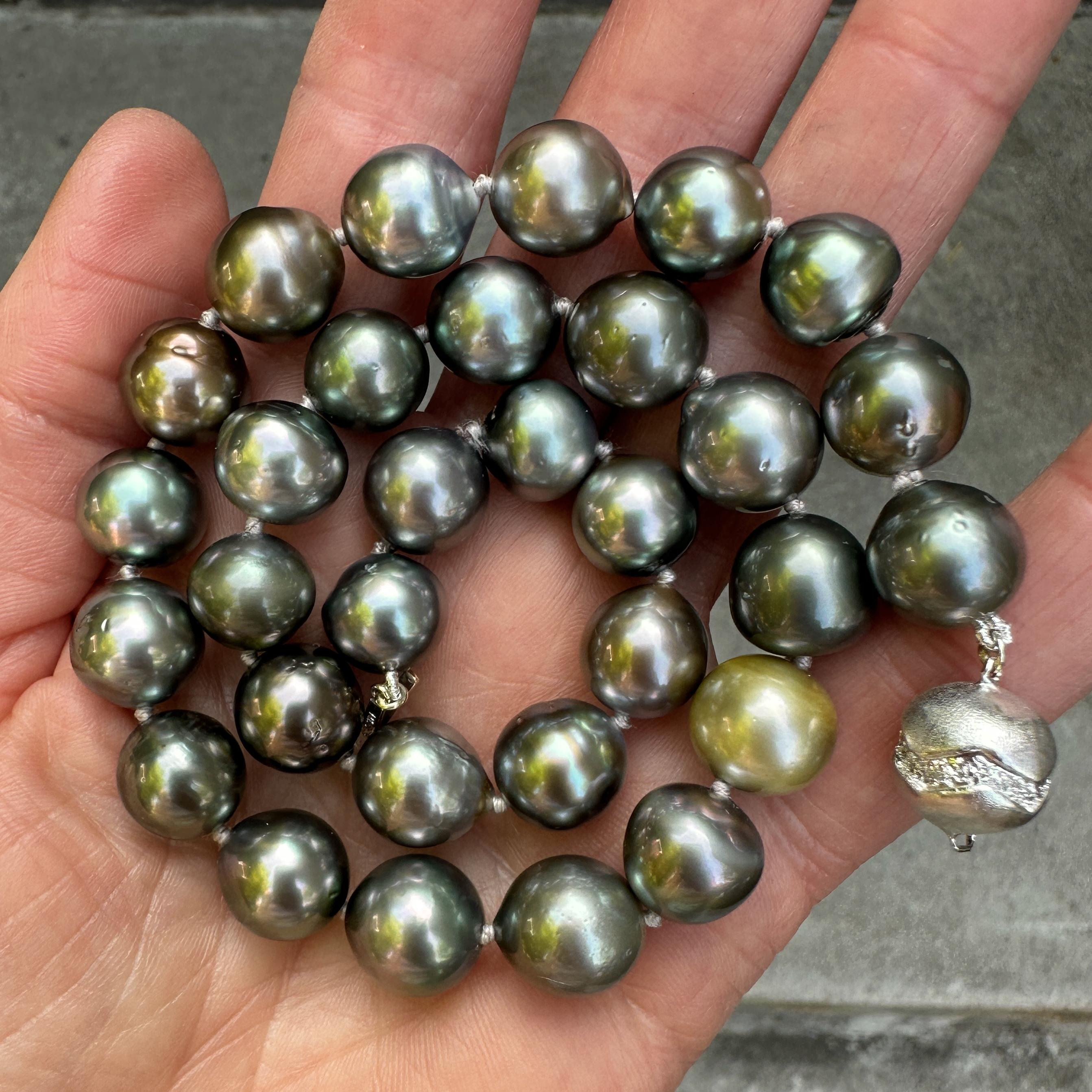 Choker-Length Strand of 11.5mm Tahitian Pearls w White Gold & Diamond Ball Clasp For Sale 8