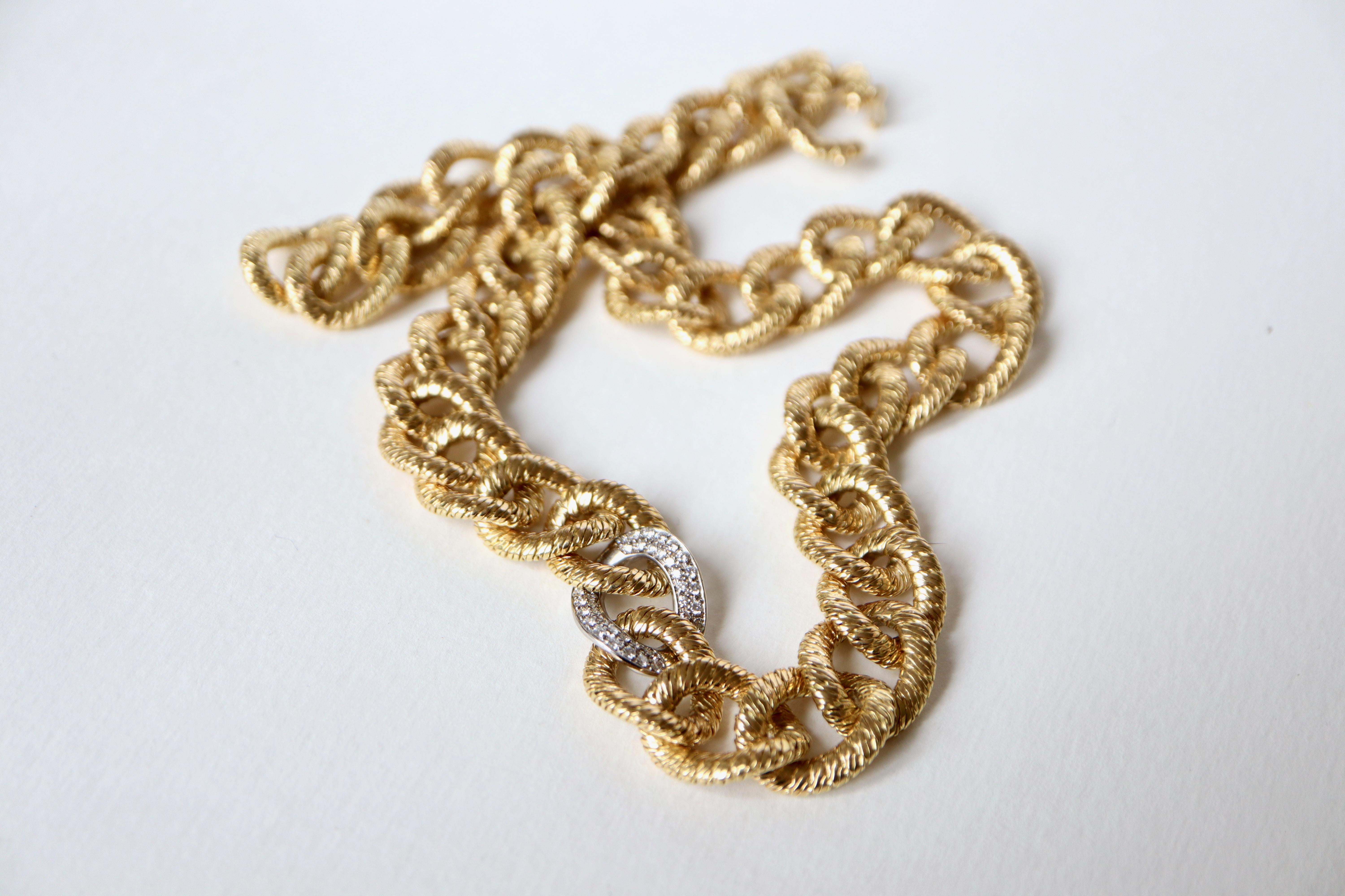 Brilliant Cut Choker Necklace in 18 Carat Yellow Gold and Diamonds For Sale