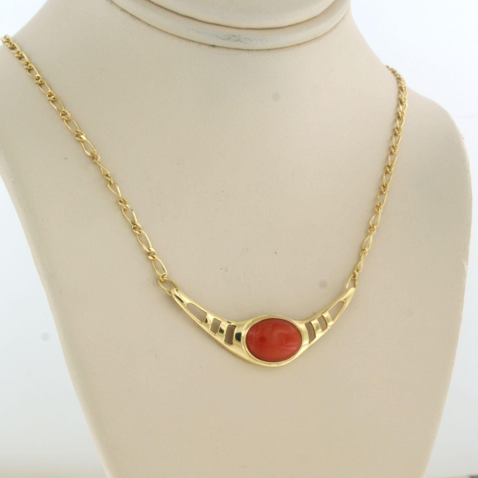 Modern Choker Necklace with Corallium Rubrum - 5.7 grams - 18k yellow gold For Sale