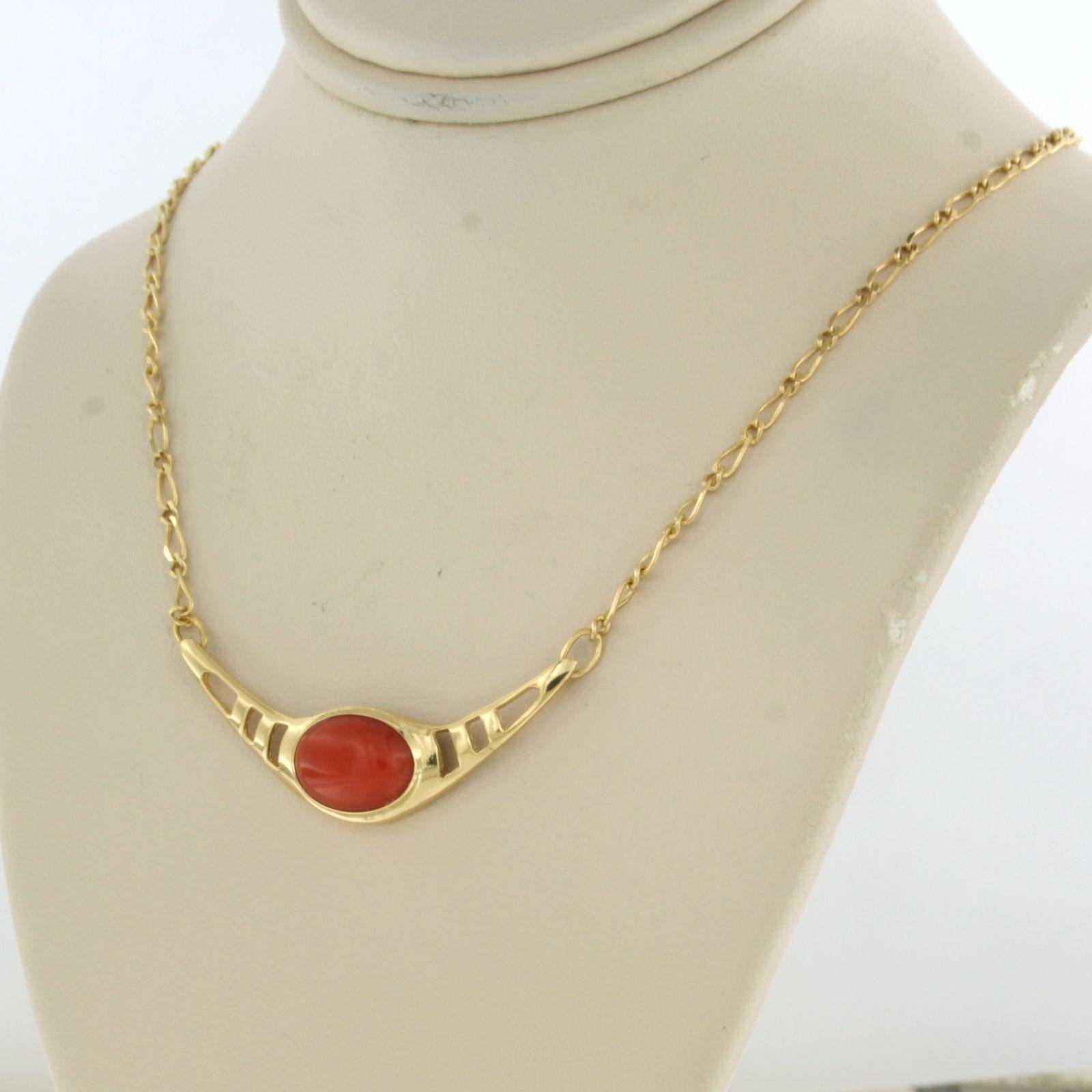 Choker Necklace with Corallium Rubrum - 5.7 grams - 18k yellow gold In Excellent Condition For Sale In The Hague, ZH