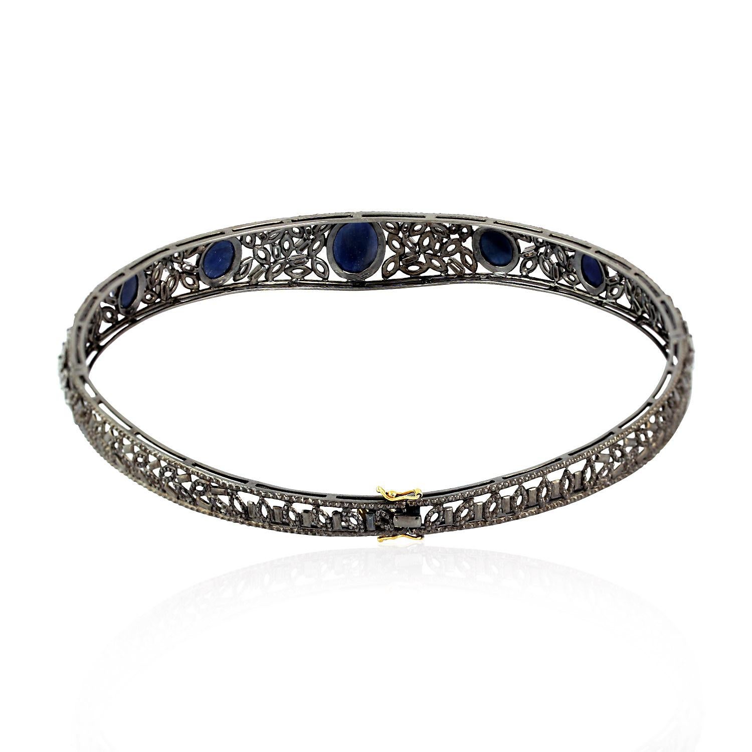 Contemporary Choker Necklace With Oval Shaped Sapphires & Pave Diamonds In 18k Gold & Silver For Sale