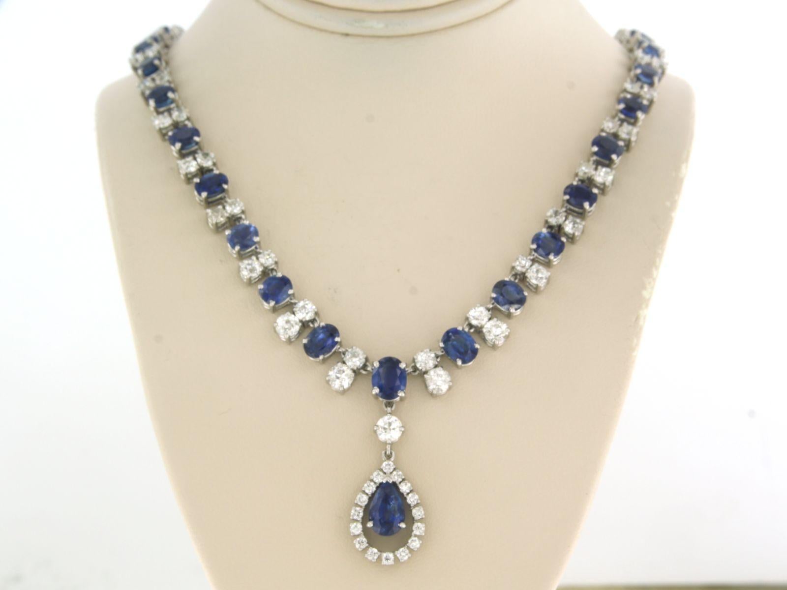 14k white gold necklace set with sapphire to. 10.00ct and old mine cut and brilliant cut diamonds up to. 6.00ct - G/H - VS/SI, SI/Pique - 42 cm long

detailed description

the necklace is 45 cm long and 0.7 mm wide

The size of the center piece is