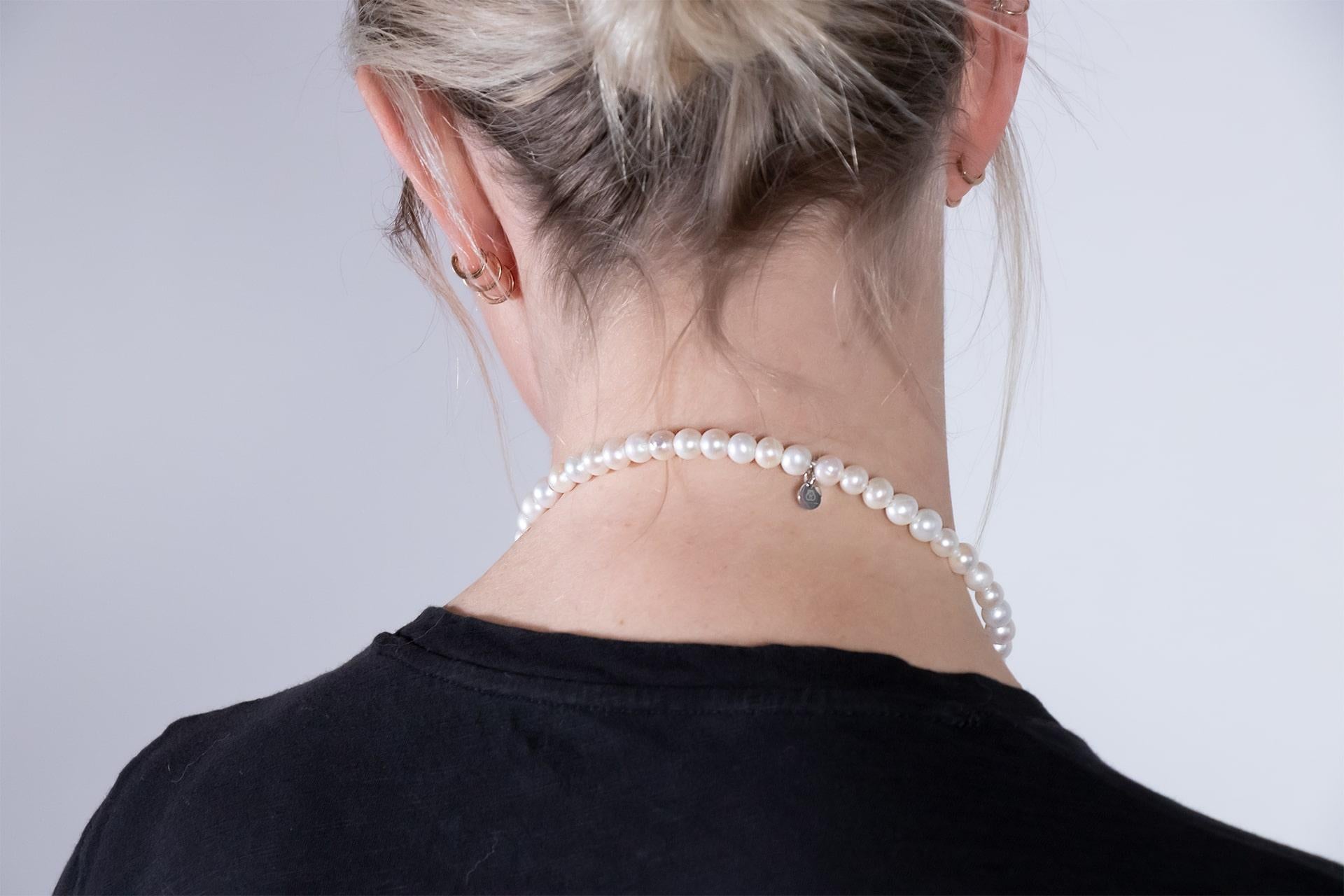 Round Cut Choker with white freshwater and Tahiti pearls For Sale