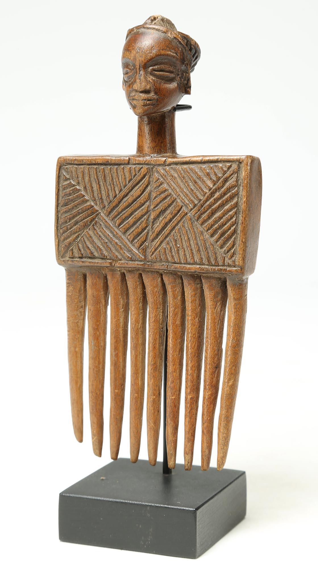 Congolese Chokwe Personal Comb Angola Congo Early 20th Century African Tribal Art For Sale
