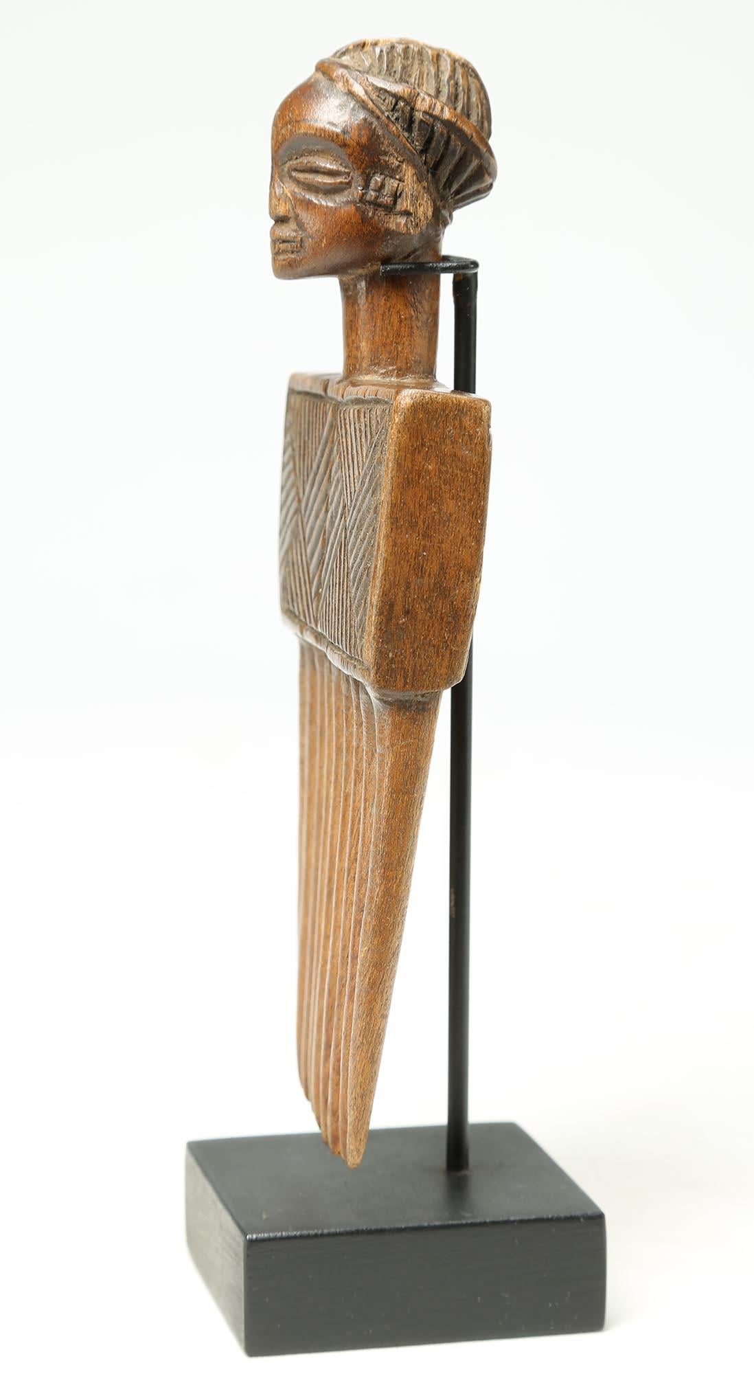 Chokwe Persönlicher Kamm Angola Kongo Frühes 20. Jahrhundert Afrikanische Tribal Art (Kongolesisch) im Angebot