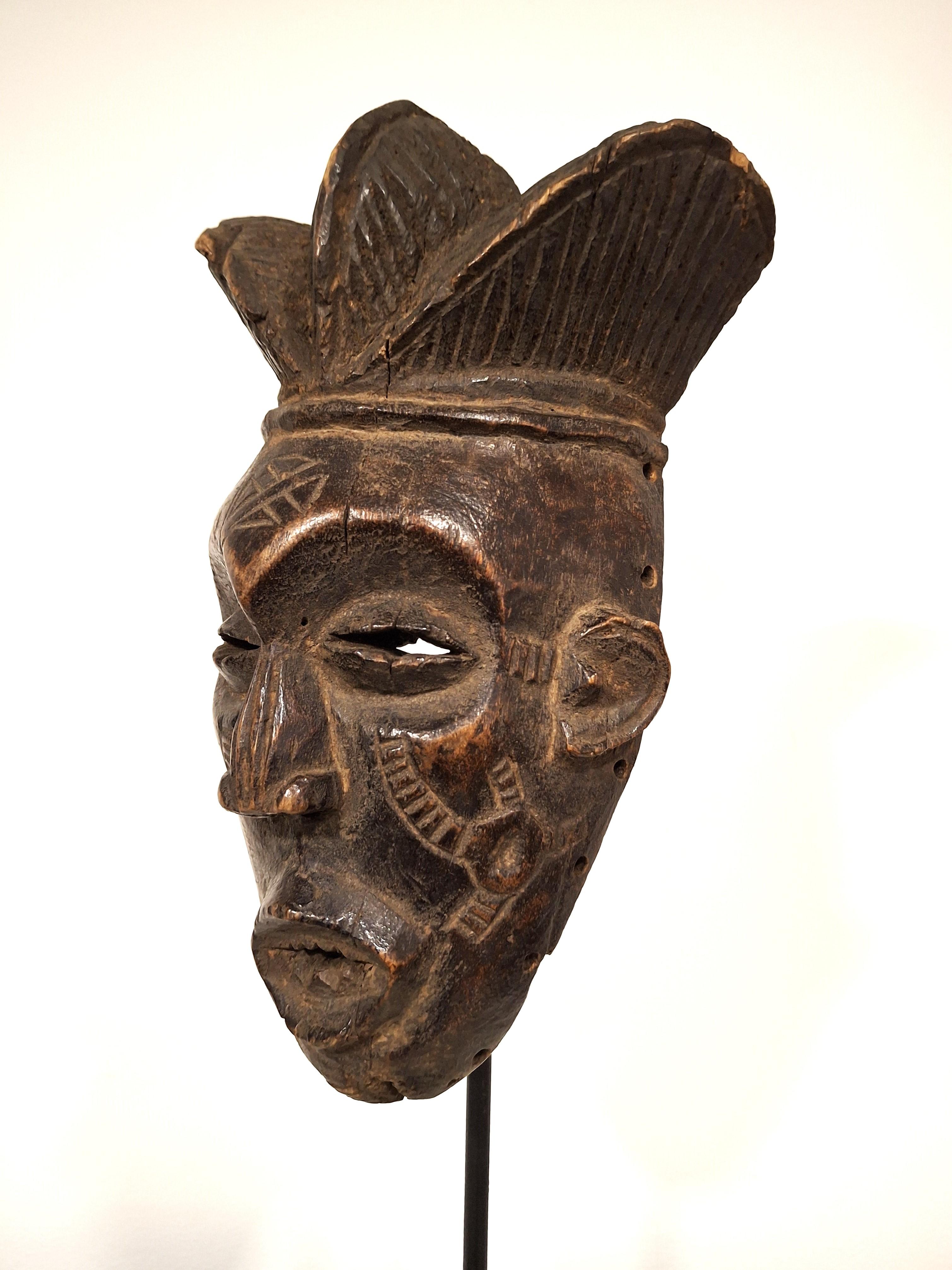 Tribale Maschera Chokwe - Metà del XX secolo - Angola - Tribal Art africana in vendita