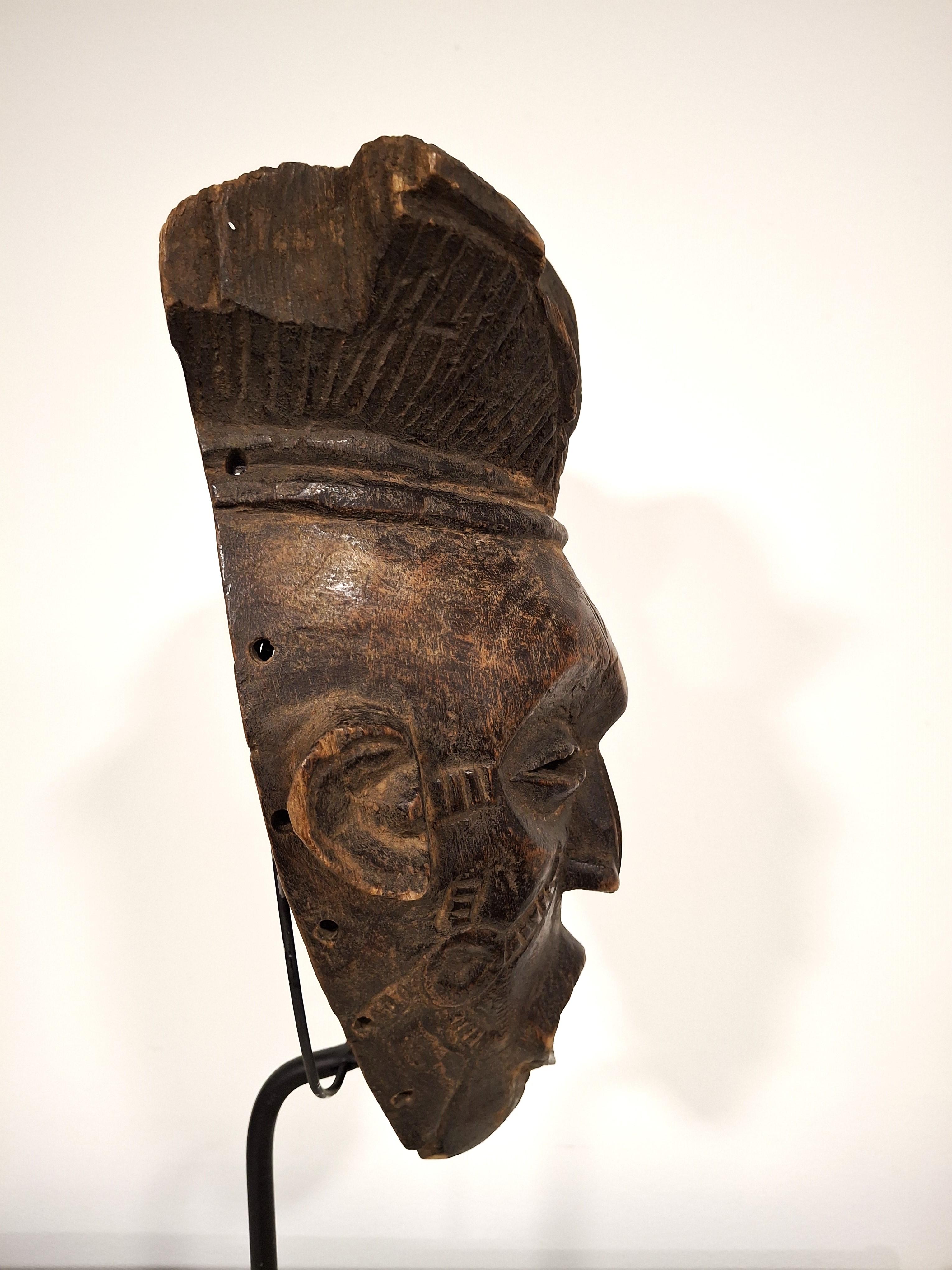 Legno massiccio Maschera Chokwe - Metà del XX secolo - Angola - Tribal Art africana in vendita