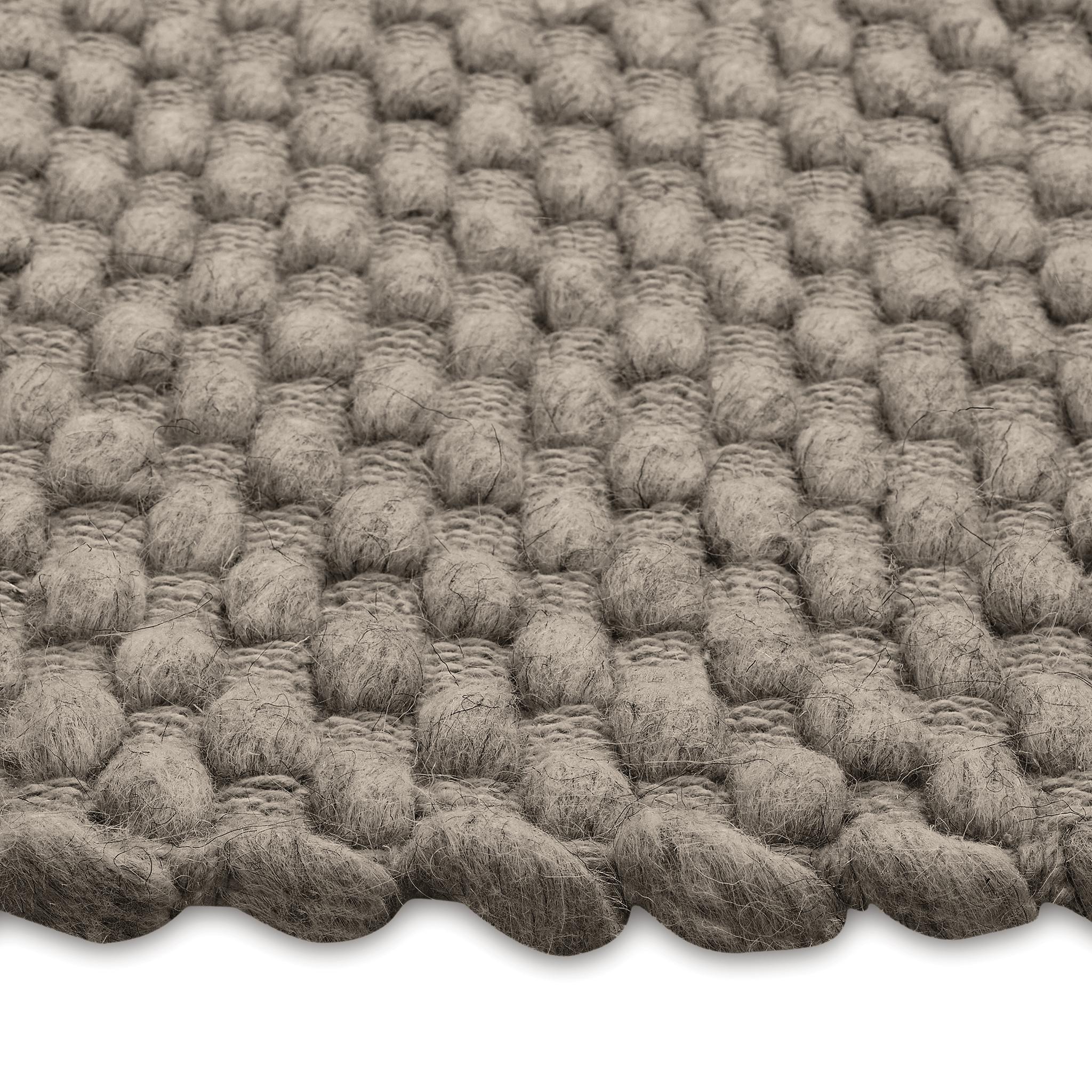 Tappeto Choma 8x10ft grigio in lana e cotone con disegno a pompon e tessuto a mano di lusso In condizioni Nuovo in vendita a New York, NY