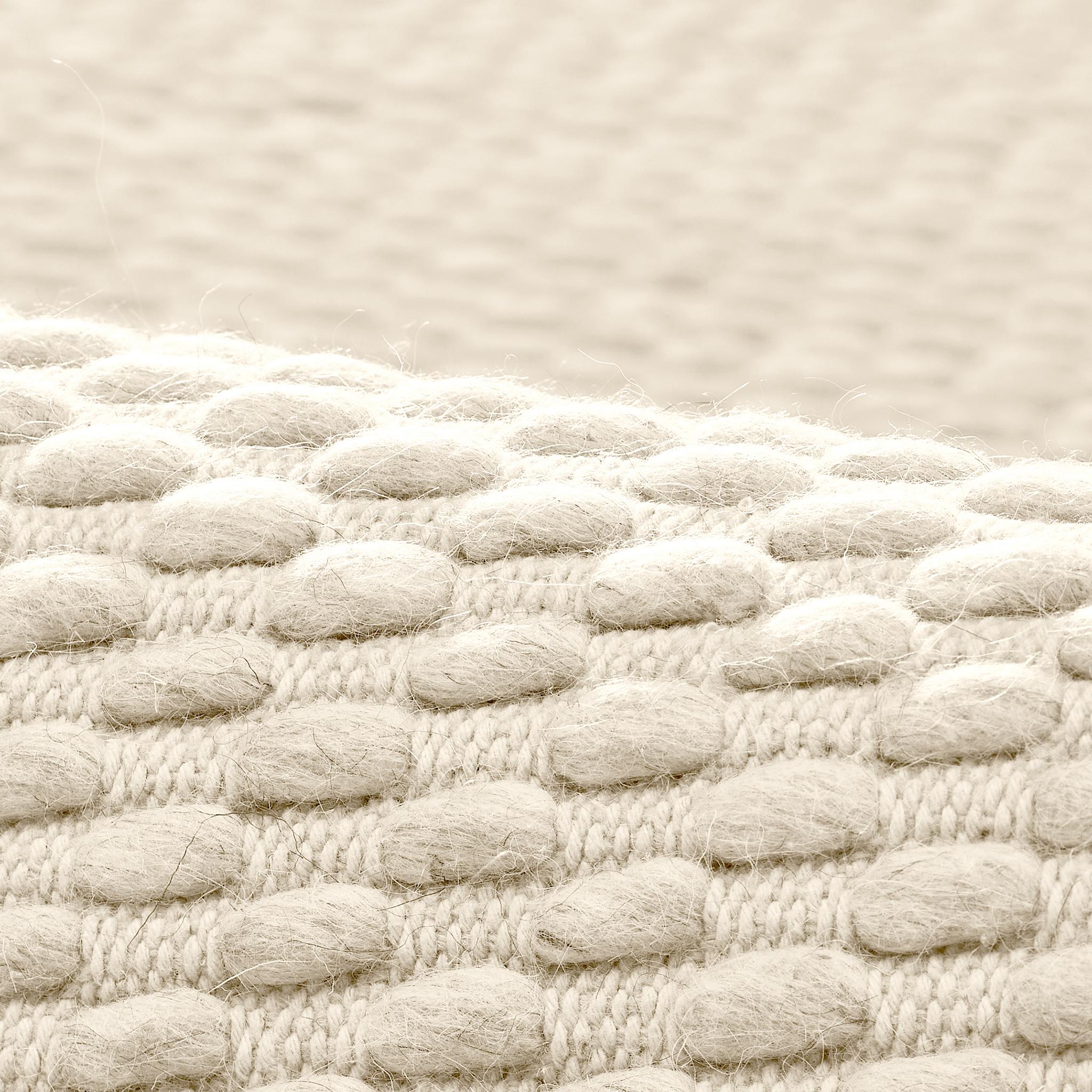 Hand-Woven Choma 8X10ft Ivory Wool/Cotton Chunky Bobble Design Luxury Handwoven Rug For Sale