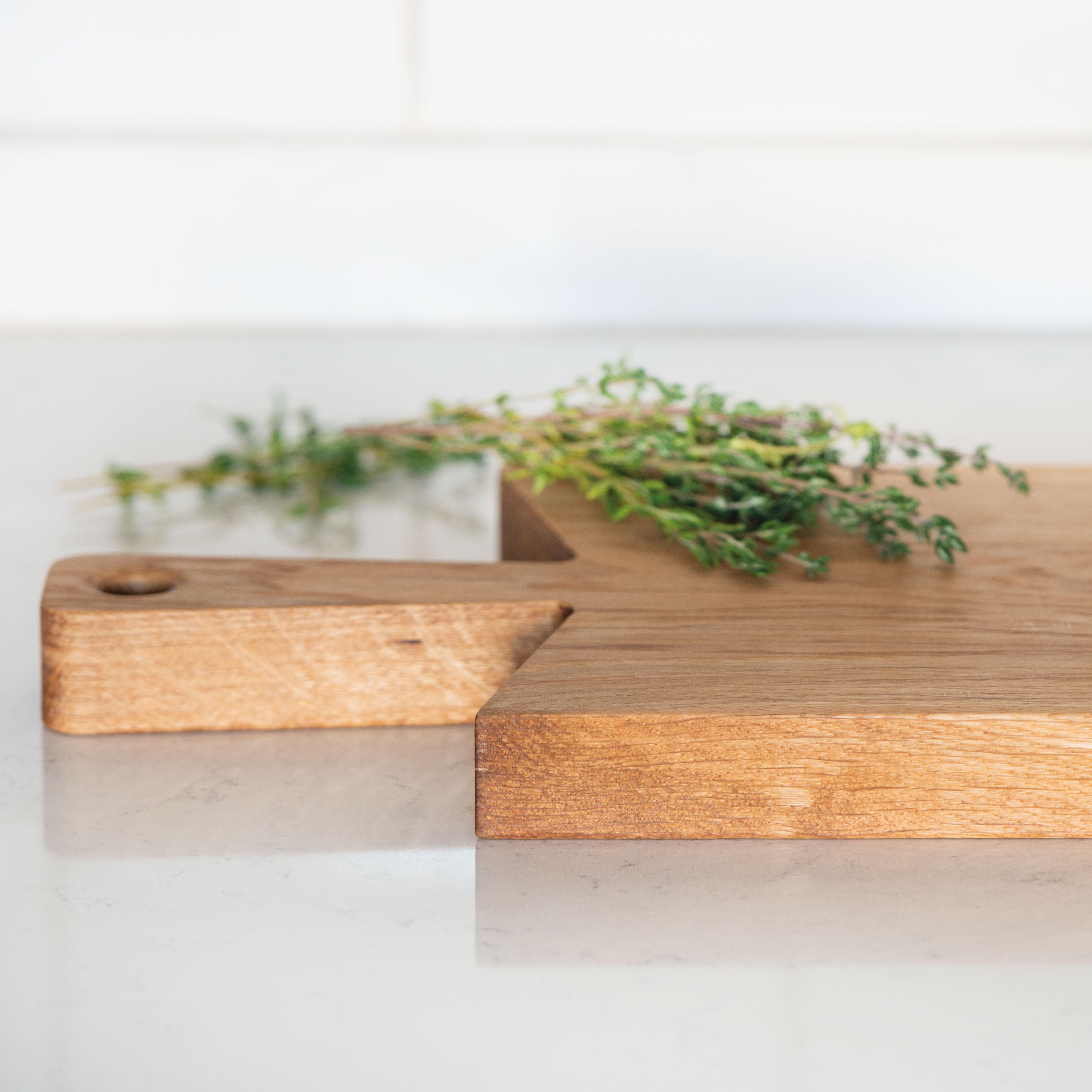 Chop is with you in preparing food in your kitchen. It is ergonomically redefined from a Classic cutting/chopping board. Durable and long-lasting. Each tree is different in pattern, texture, color tone, and vascular structure. This difference allows