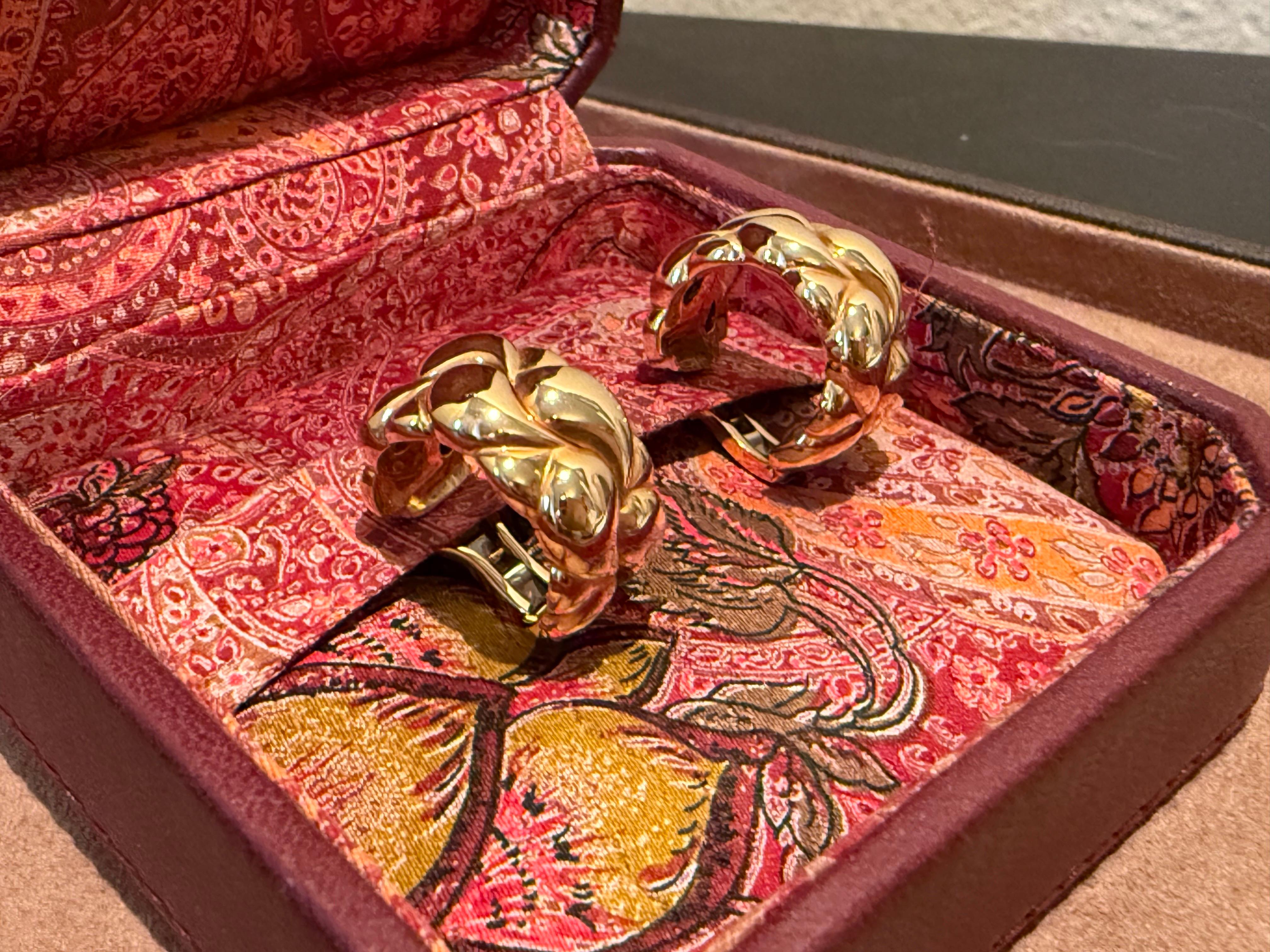 Contemporary Chopard 18 K yellow Gold Earclips Casmir Collection For Sale