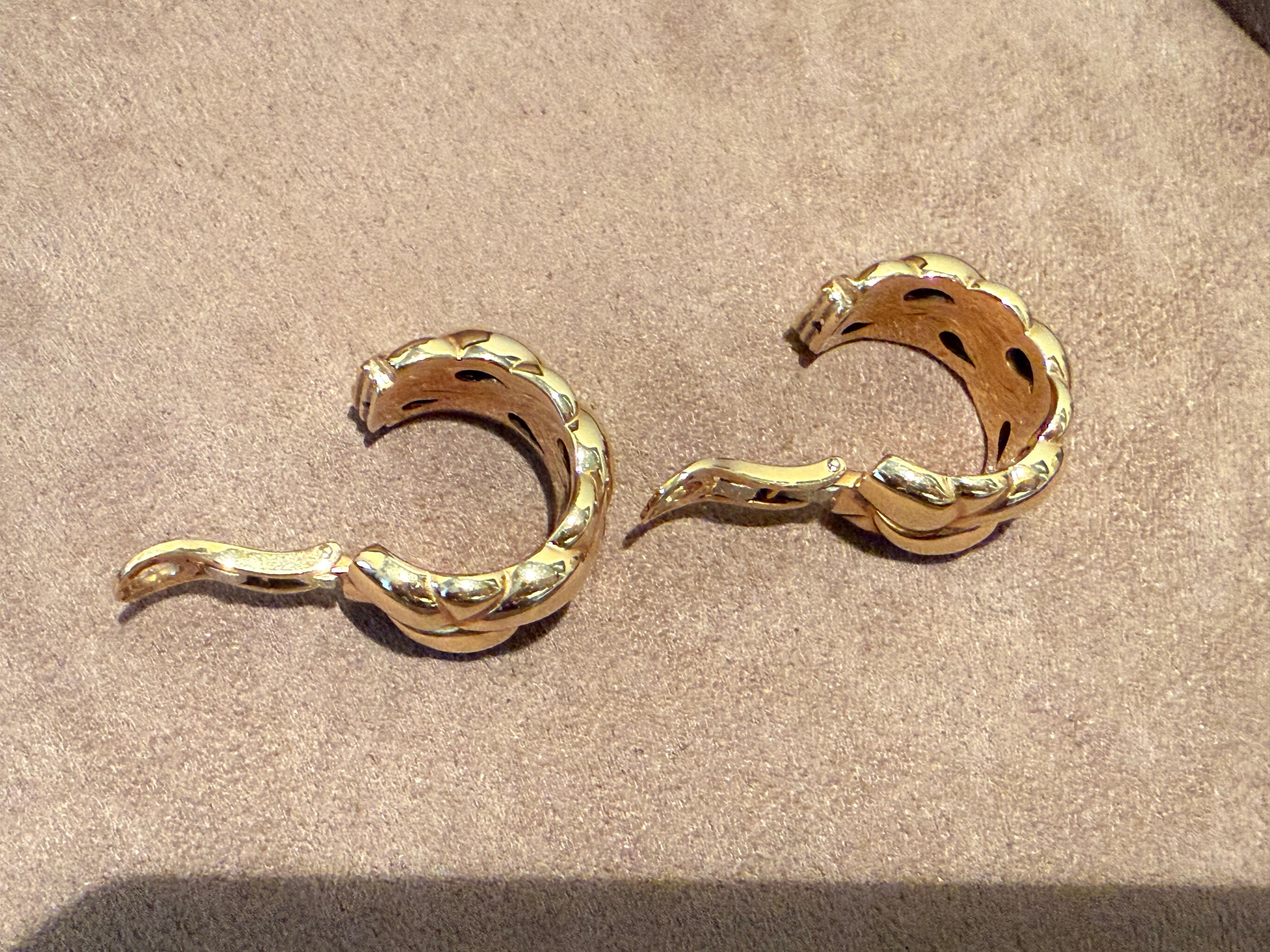 Chopard 18 K yellow Gold Earclips Casmir Collection In Excellent Condition For Sale In Zurich, Zollstrasse