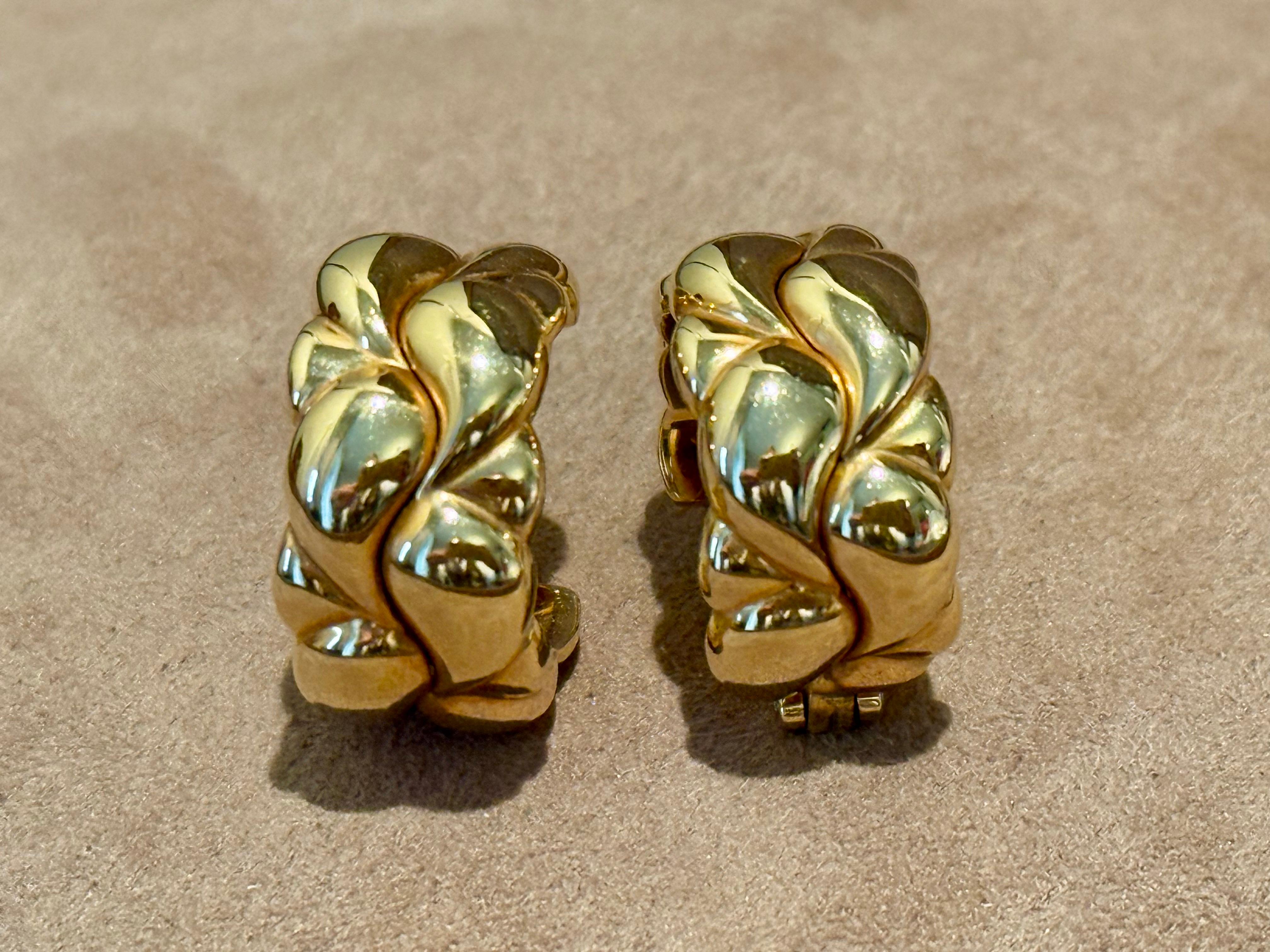 Chopard 18 K yellow Gold Earclips Casmir Collection For Sale 1