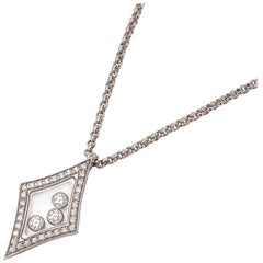 Chopard 18 Karat White Gold Round Cut Happy Diamonds Kite Pendant Necklace Chopard 18 Karat White Gold Round Cut Happy Diamonds Kite Pendant Necklace