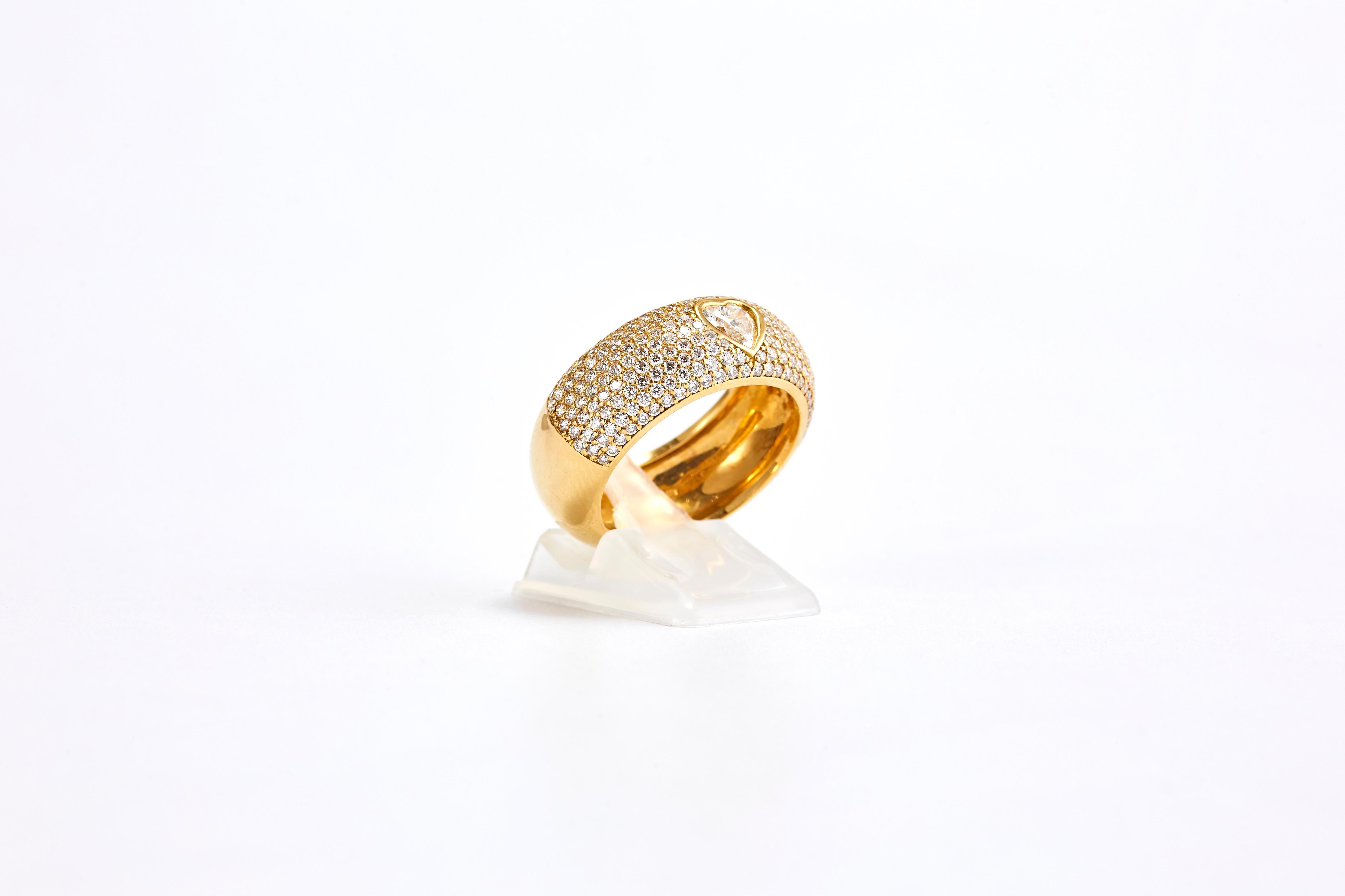 Chopard 18 Karat Yellow Gold Happy Diamond Heart Cut Diamond Ring In Excellent Condition In Tel Aviv, IL