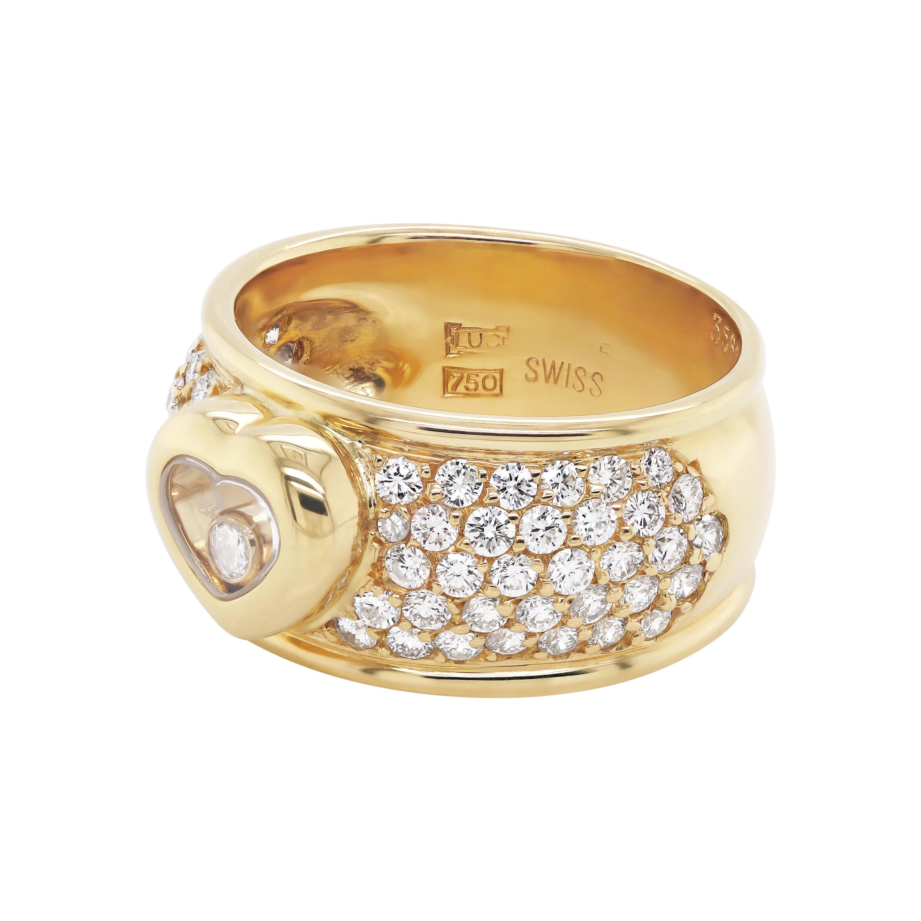 Modern Chopard 18 Carat Yellow Gold Happy Diamond Heart Pavé Ring