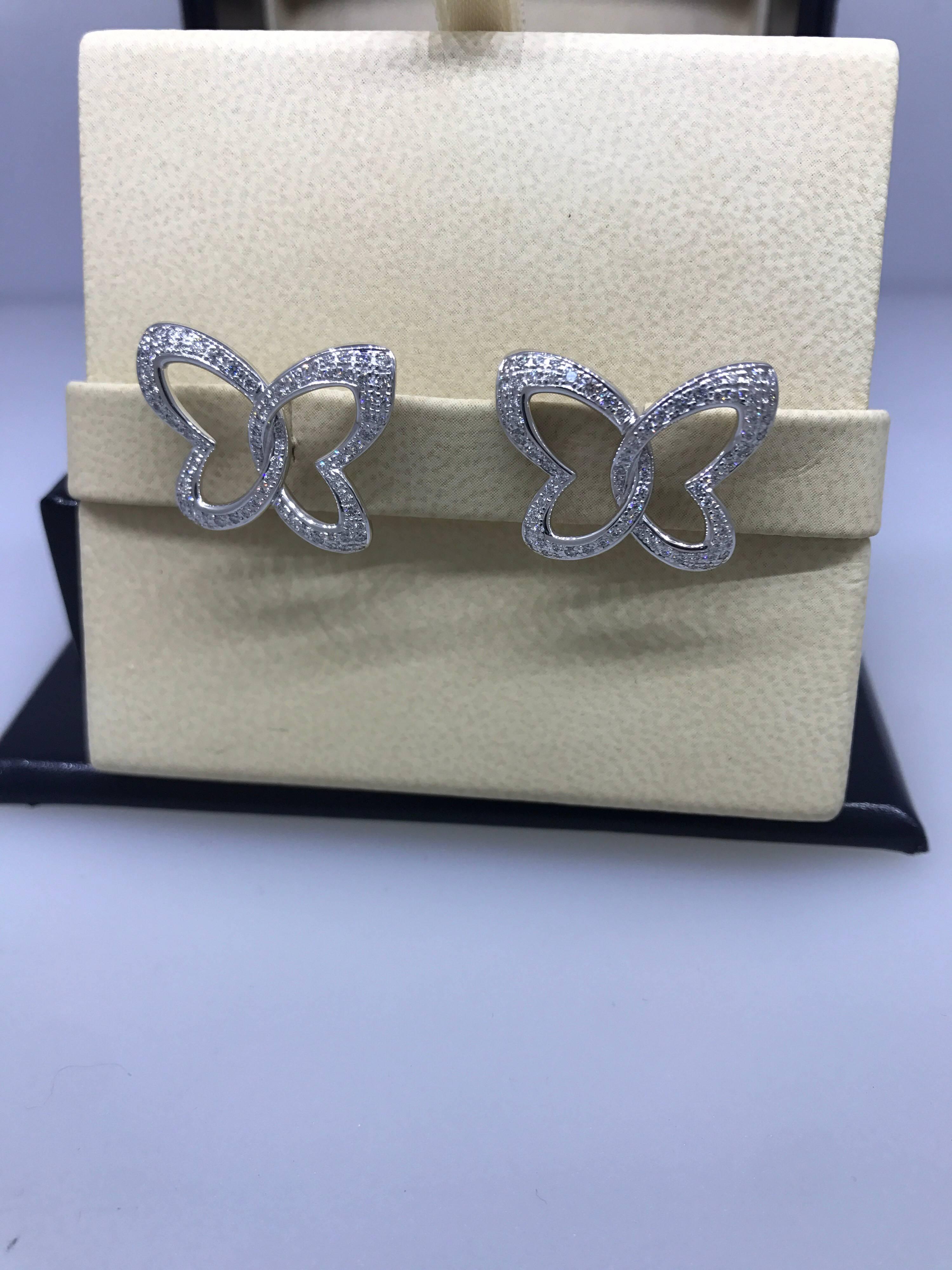 Chopard Women's Butterfly Stud Earrings

Model Number: 83/7445-1002

100% Authentic

Brand New

Comes with original Chopard box, certificate of authenticity and warranty, and jewels manual

18 Karat White Gold (8.70gr)

158 Diamonds total on the
