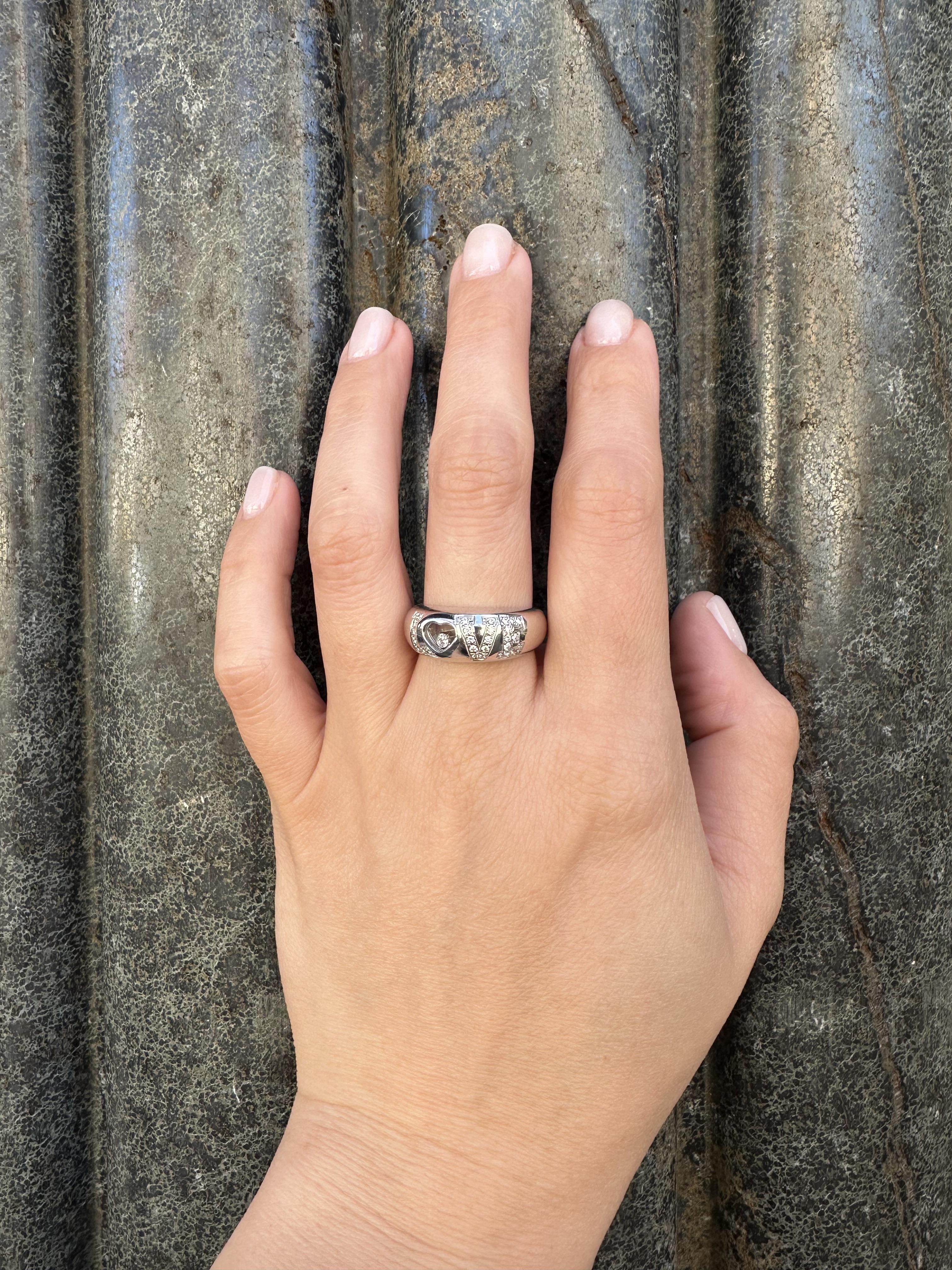 Chopard 18k Weißgold 0,29 Karat Diamant Love Happy Ring mit Box und Papieren im Zustand „Hervorragend“ in Montclair, NJ