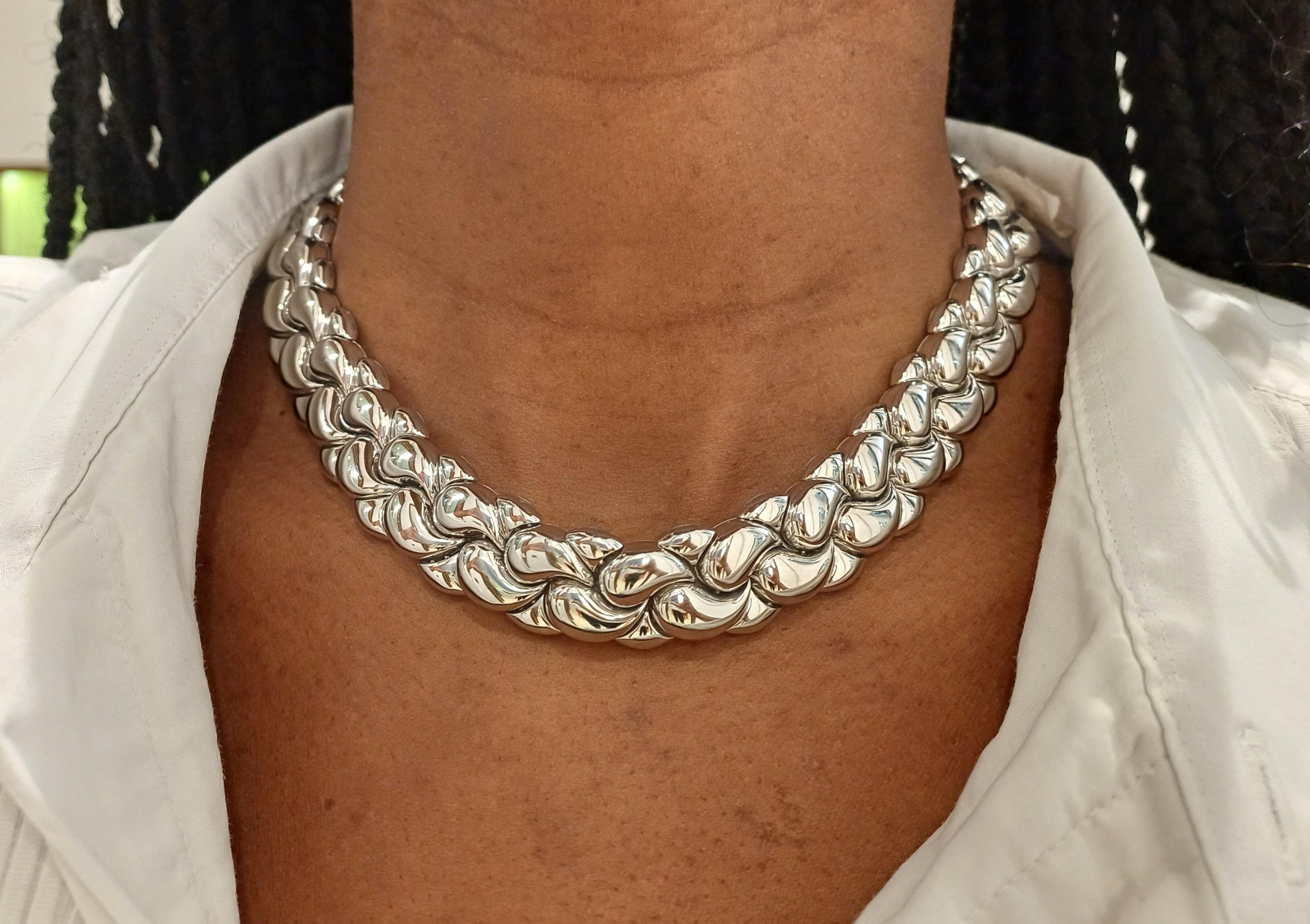 Women's or Men's Chopard 18k White Gold Casmir Necklace For Sale