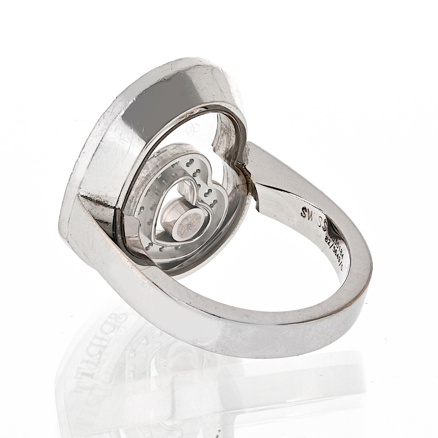 Chopard Schwebender Ring aus 18 Karat Weißgold Happy Spirit Heart Diamant (Rundschliff) im Angebot