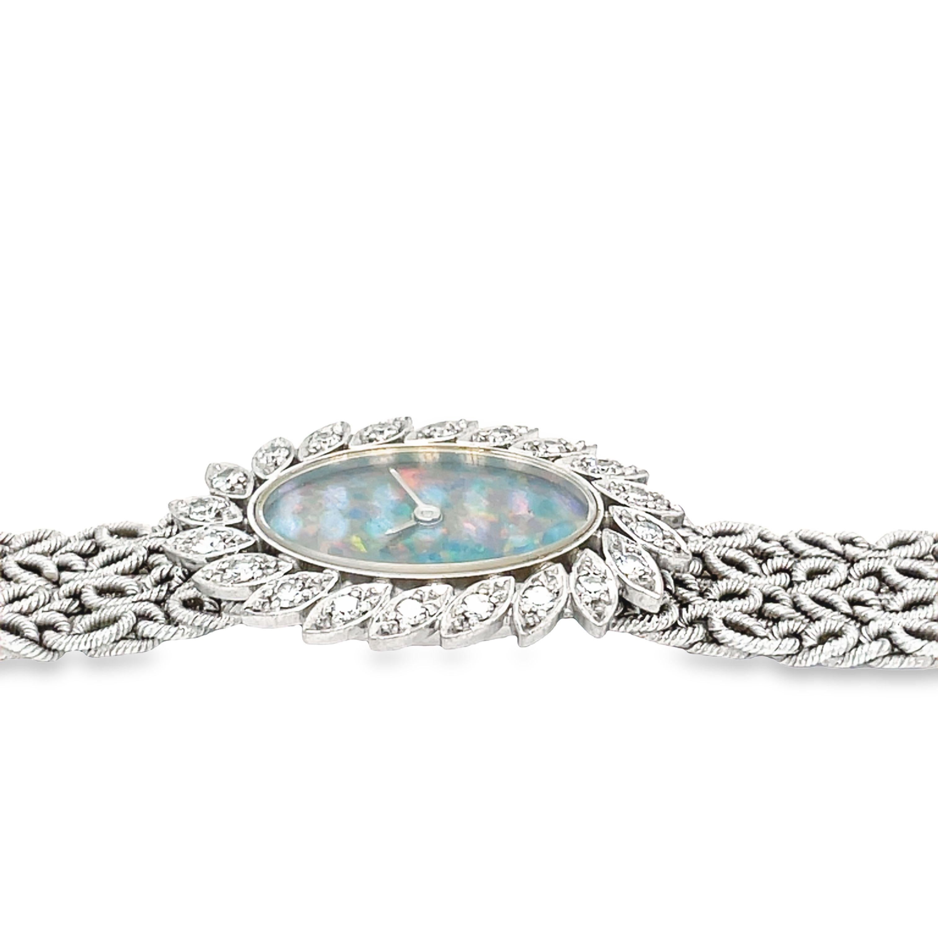 Chopard Montre pour dame en or blanc 18 carats avec opale et diamants en vente 7