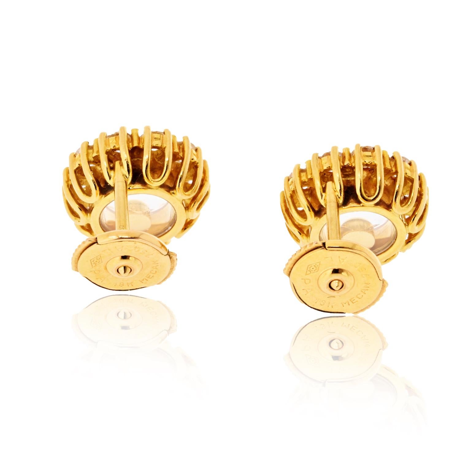 Chopard 18K Yellow Gold Happy Diamond Round 1.20cttw Stud Earrings In Excellent Condition For Sale In New York, NY