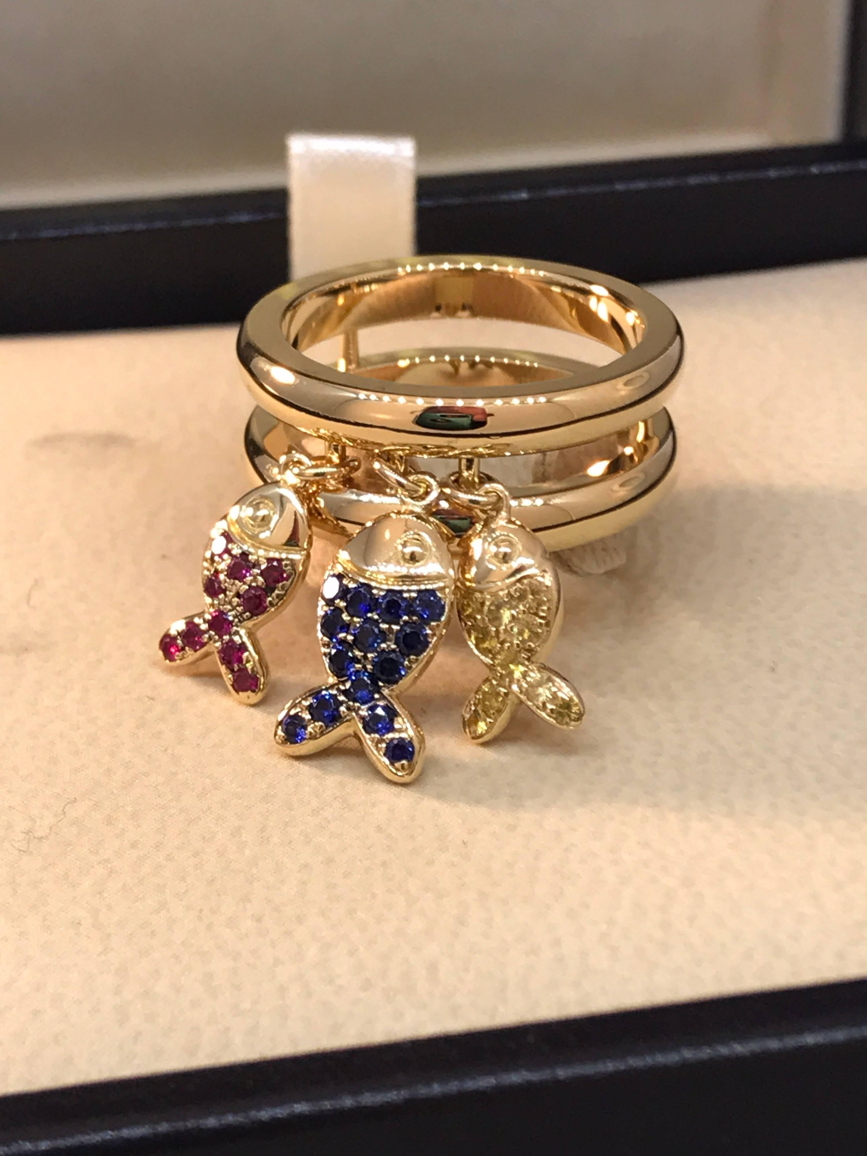 Chopard 18 Karat Yellow Gold Rubies and Sapphires Fish Ring In New Condition For Sale In New York, NY