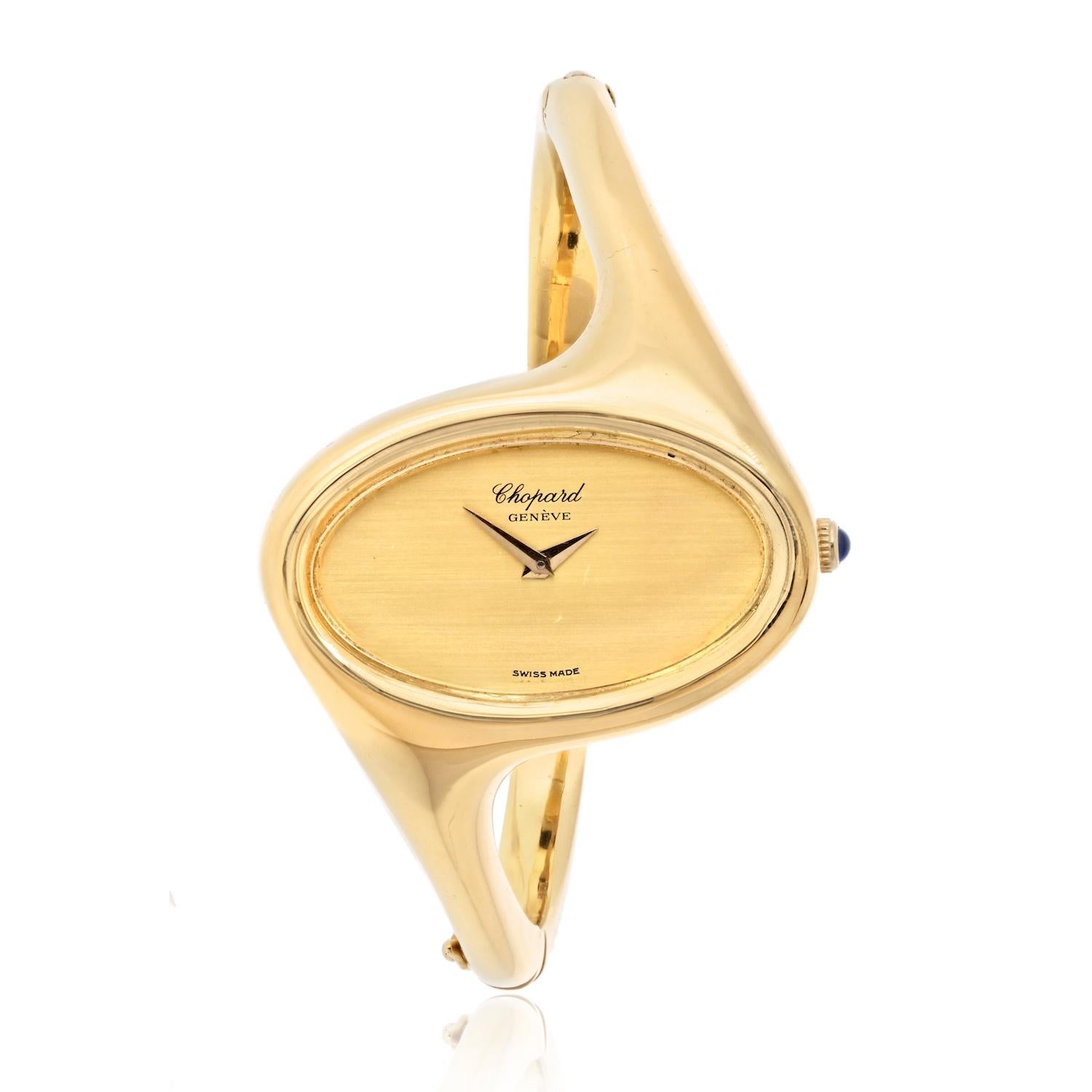 Wir präsentieren Ihnen ein atemberaubendes Stück Uhrmachergeschichte: eine Vintage-Armbanduhr aus 18 Karat Gold von Chopard, die in den glamourösen 1970er Jahren gefertigt wurde. 

Pre-owned, ausgezeichneten Zustand Chopard Referenz 5053, 18k