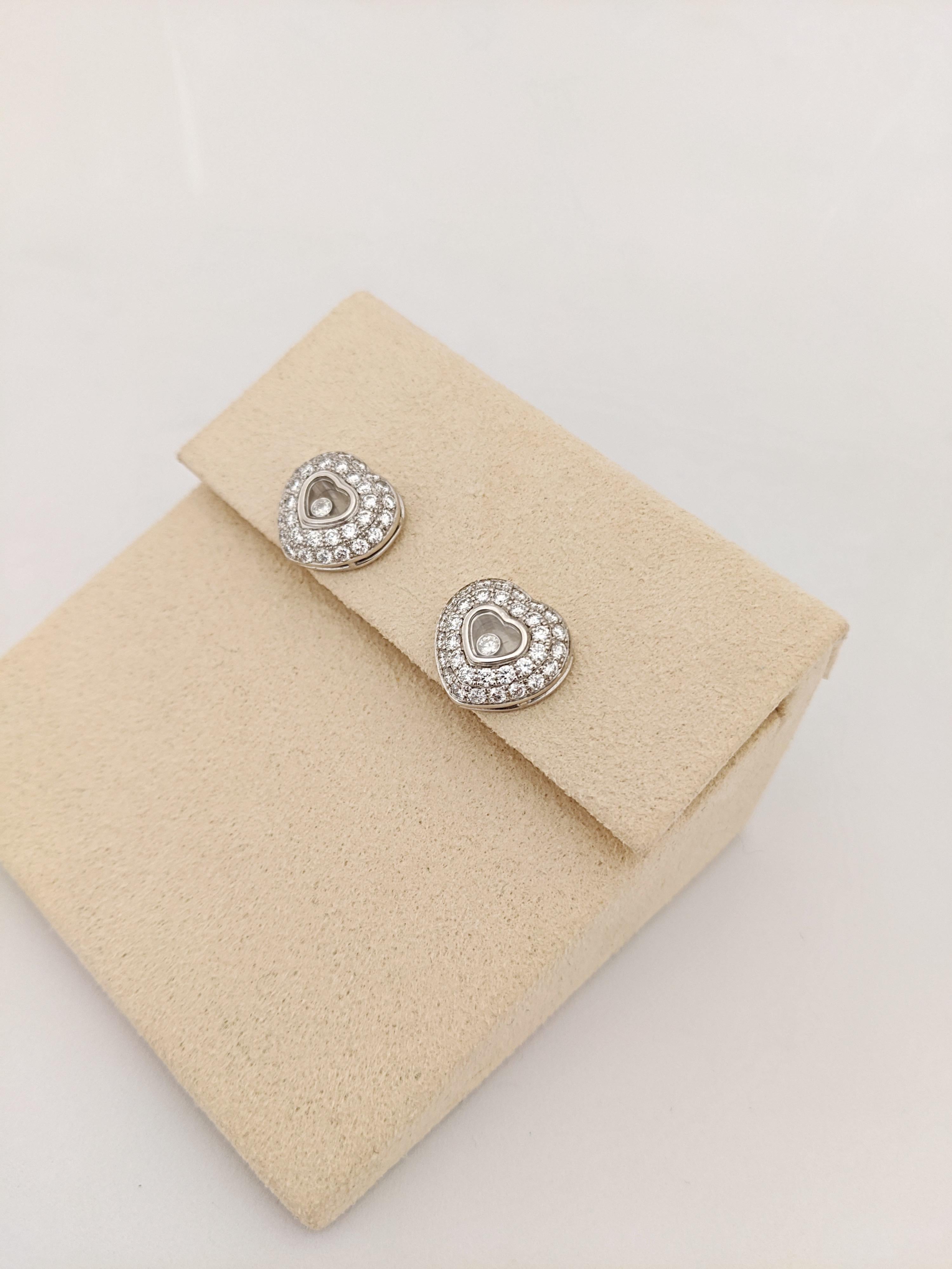 18KT WG 1,76Ct. Diamant & einzelne schwebende Diamant-Ohrringe mit Herzschliff (Moderne) im Angebot