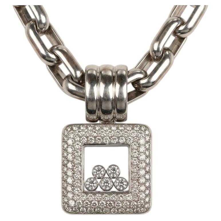 Collier Chopard avec pendentif carré « Happy Diamond » serti d'un diamant de 2 carats