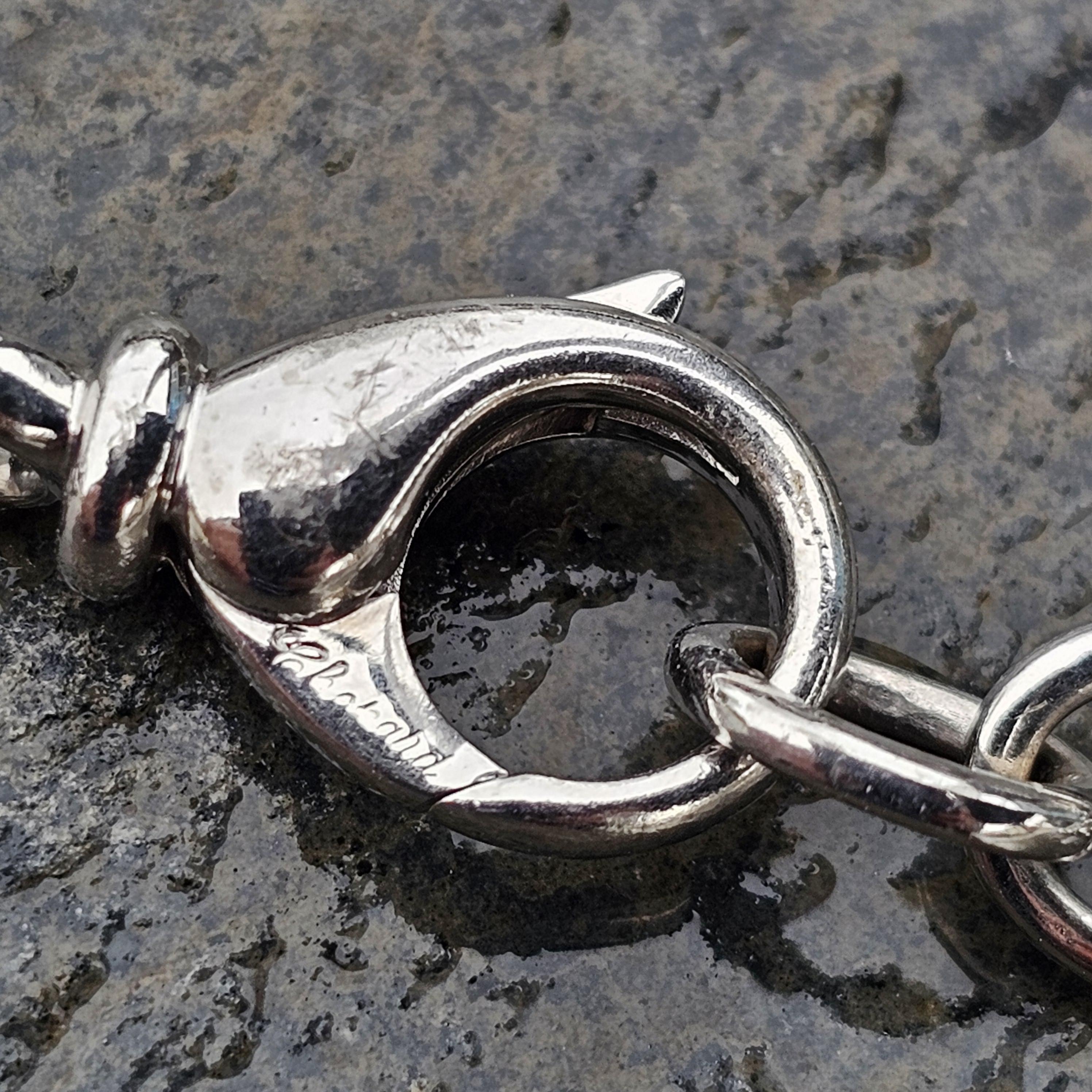 Chopard Bracelet à 4 breloques éléphant clown poisson heureux en or blanc 18 carats Bon état - En vente à Northbrook, IL